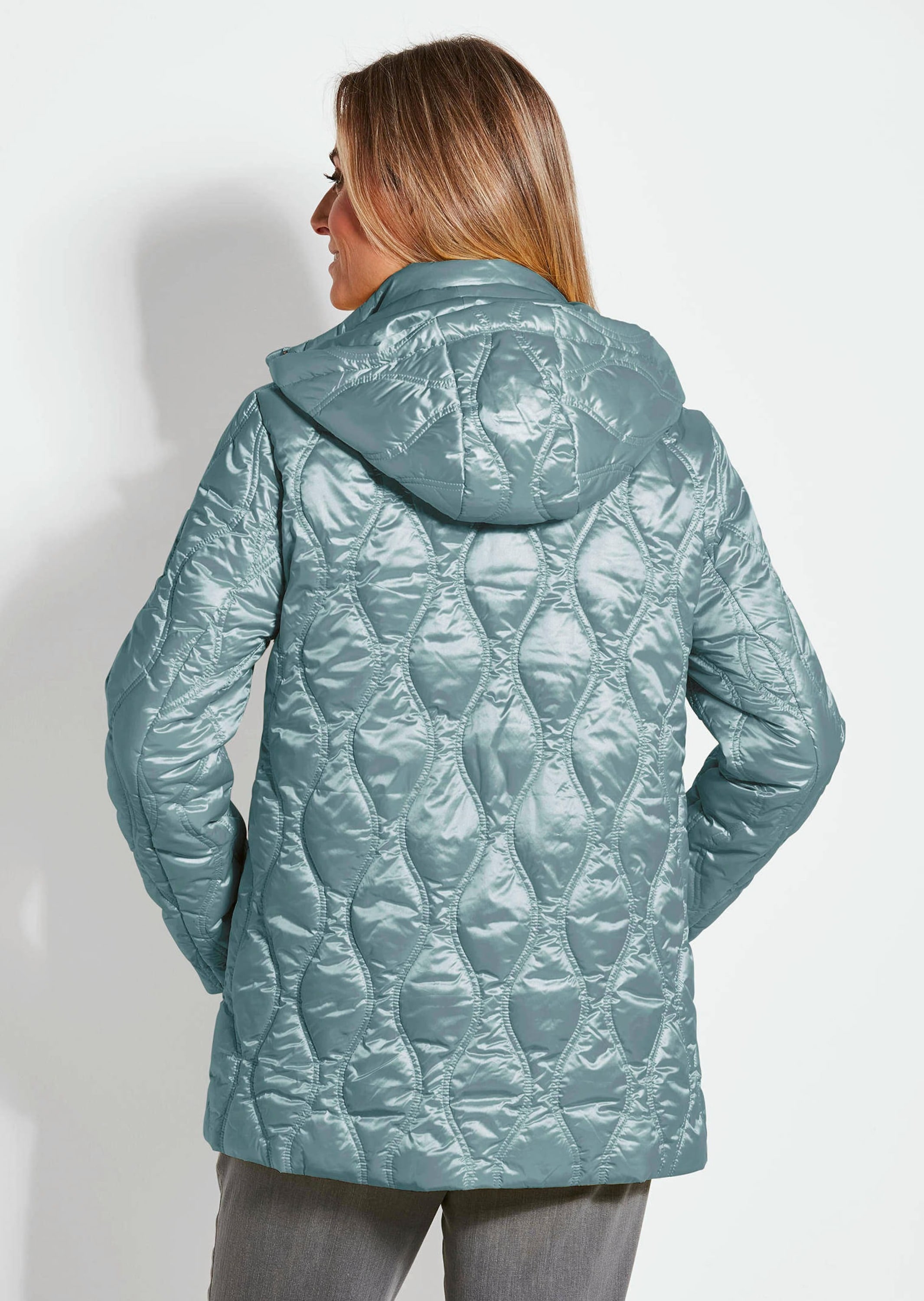 GOLDNER Kurzjacke »Kurzgröße Herbstjacke Damen mit welliger Steppung im sportlichen Look«