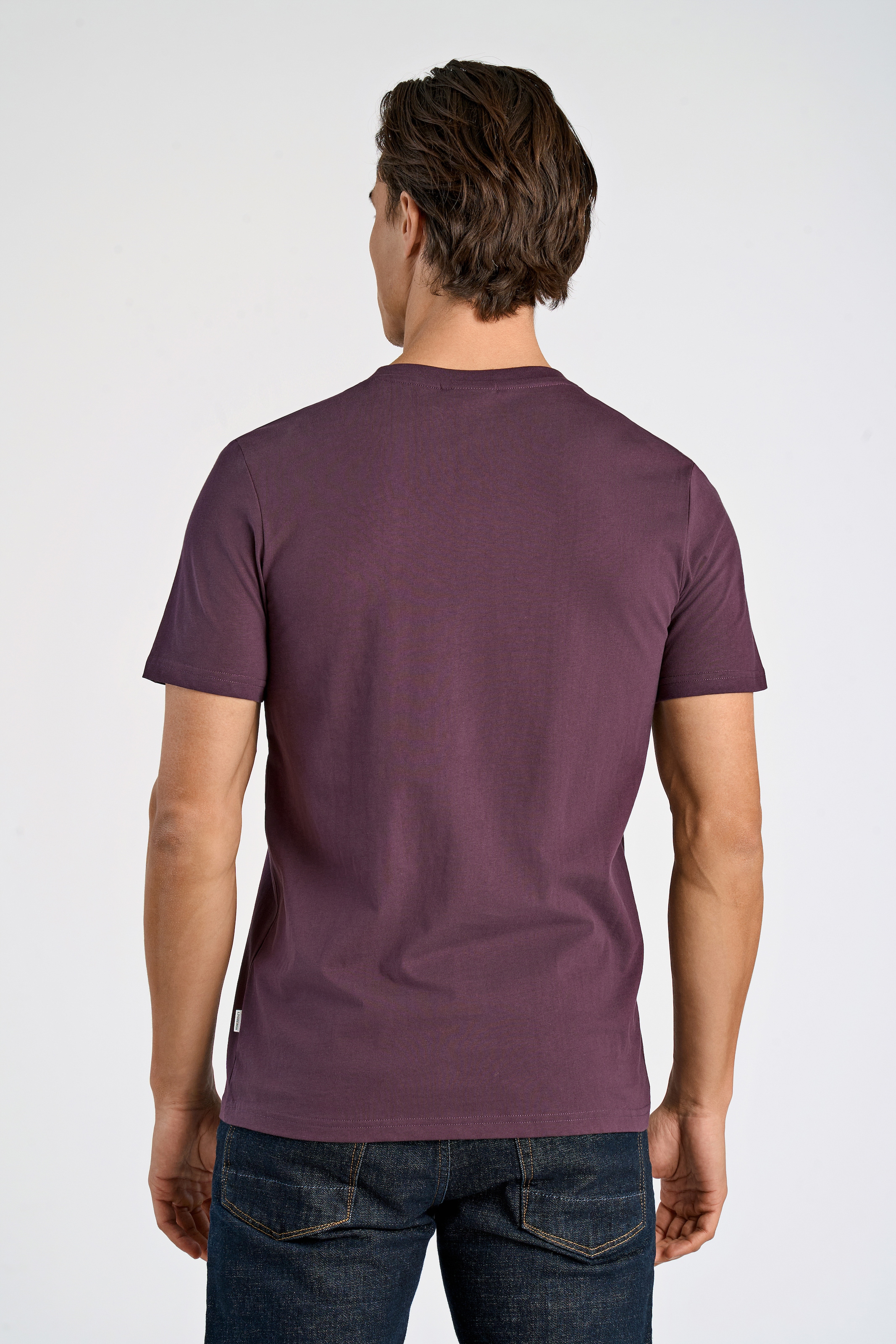 LINDBERGH T-Shirt , mit Statement-Stickerei auf der Brust
