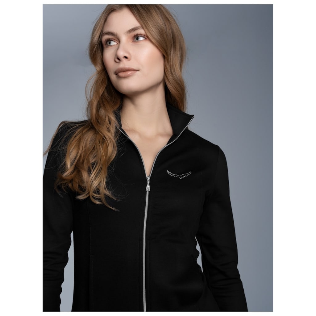 Trigema Sweatjacke »TRIGEMA Jacke veredelt mit Kristallsteinen«, (1 tlg.)