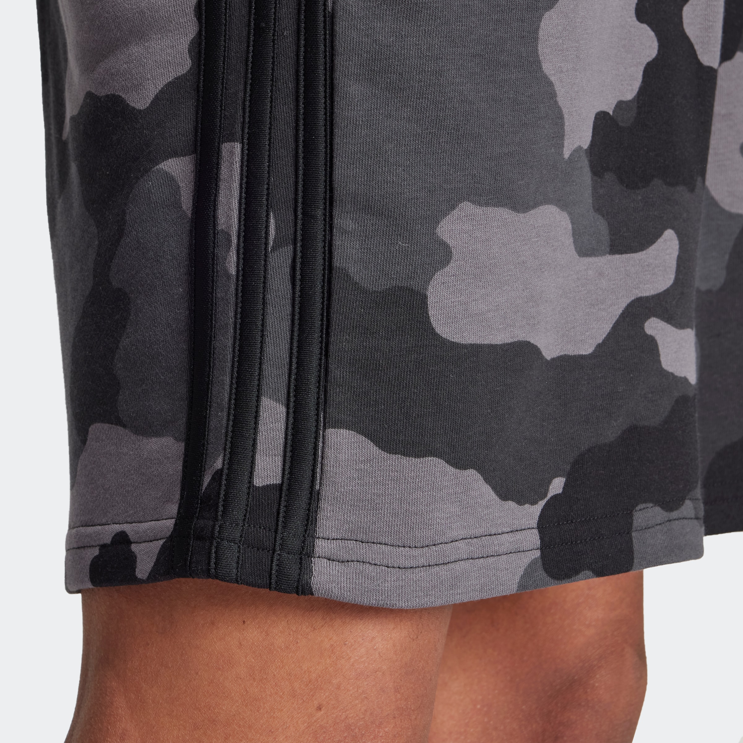 adidas Sportswear Shorts »M CAMO SHRT«, (1 tlg.)