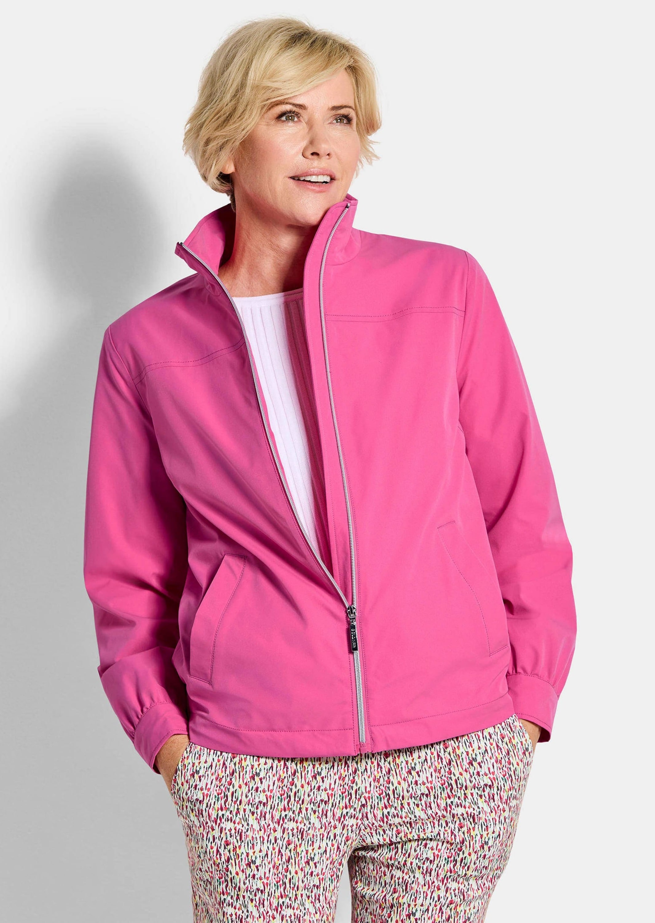 GOLDNER Blouson »Kurzgröße Moderne Freizeitjacke mit Reißverschluss« Sattel im Rück und Vorderteil