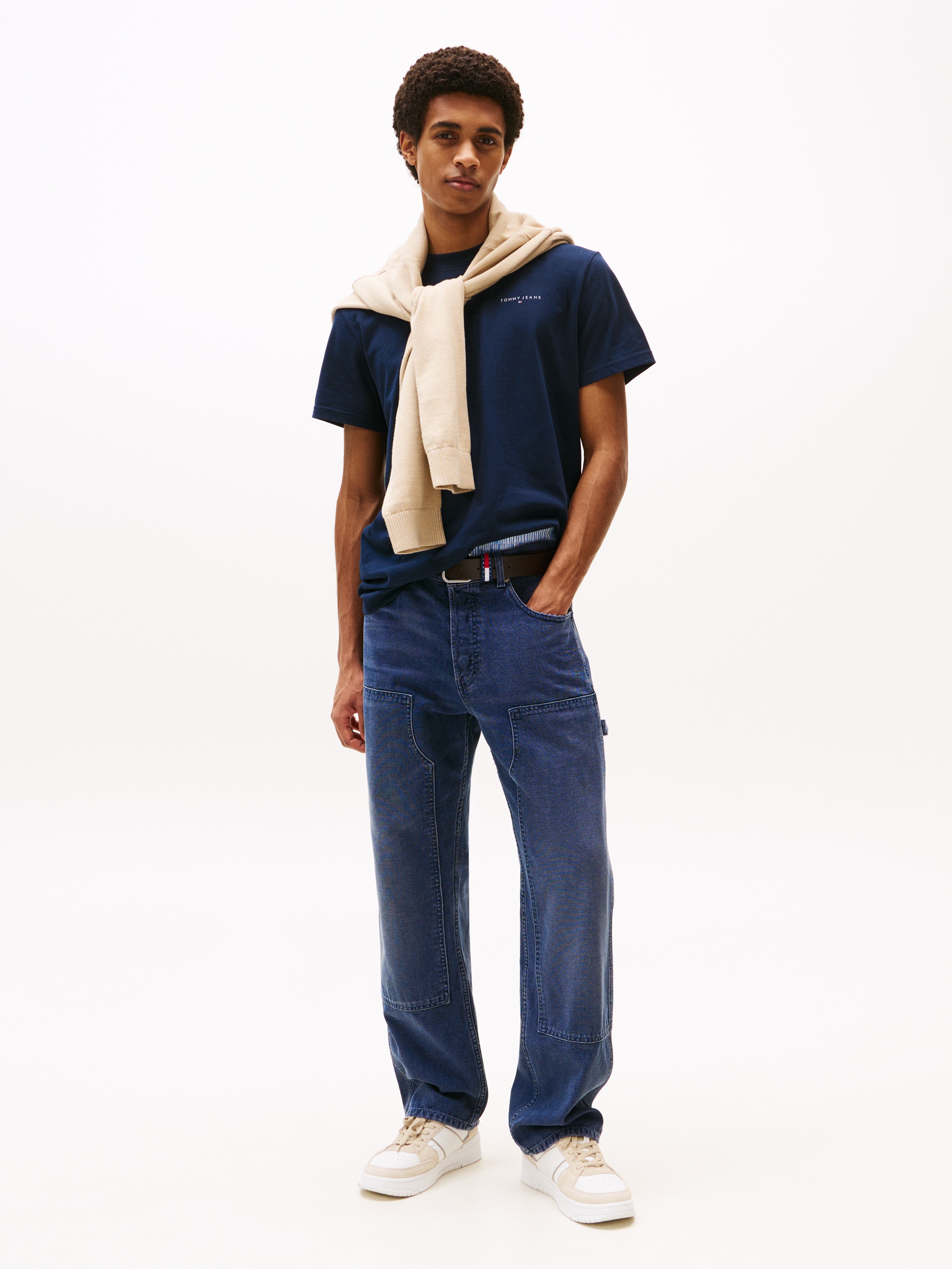 Tommy Jeans T-Shirt »TJM SLIM LINEAR CHEST TEE EXT«, Mit Rundhalsausschnitt