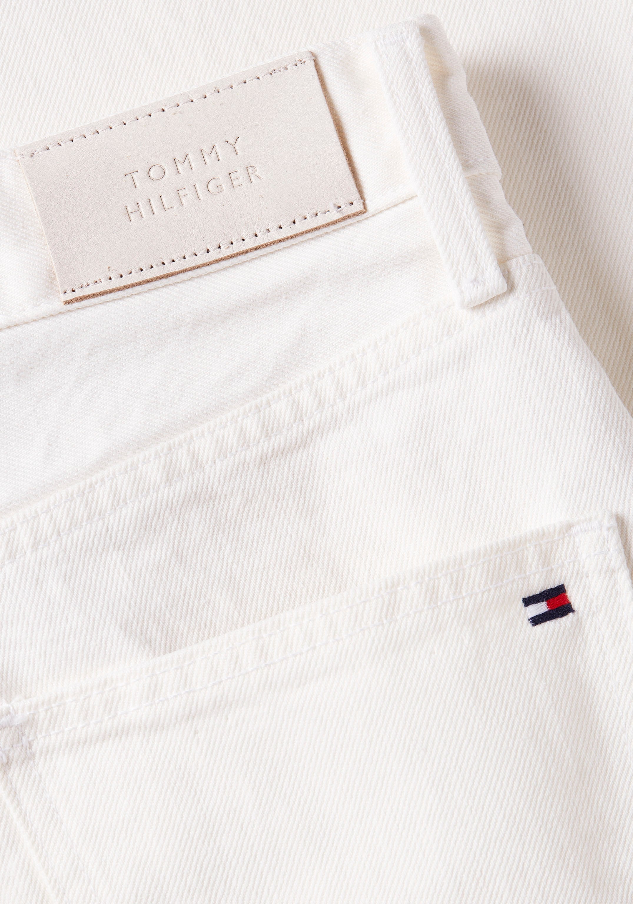 Tommy Hilfiger Bootcut-Jeans »RELAXED BOOTCUT HW ECRU«, mit Tommy Hilfiger Logo-Badge