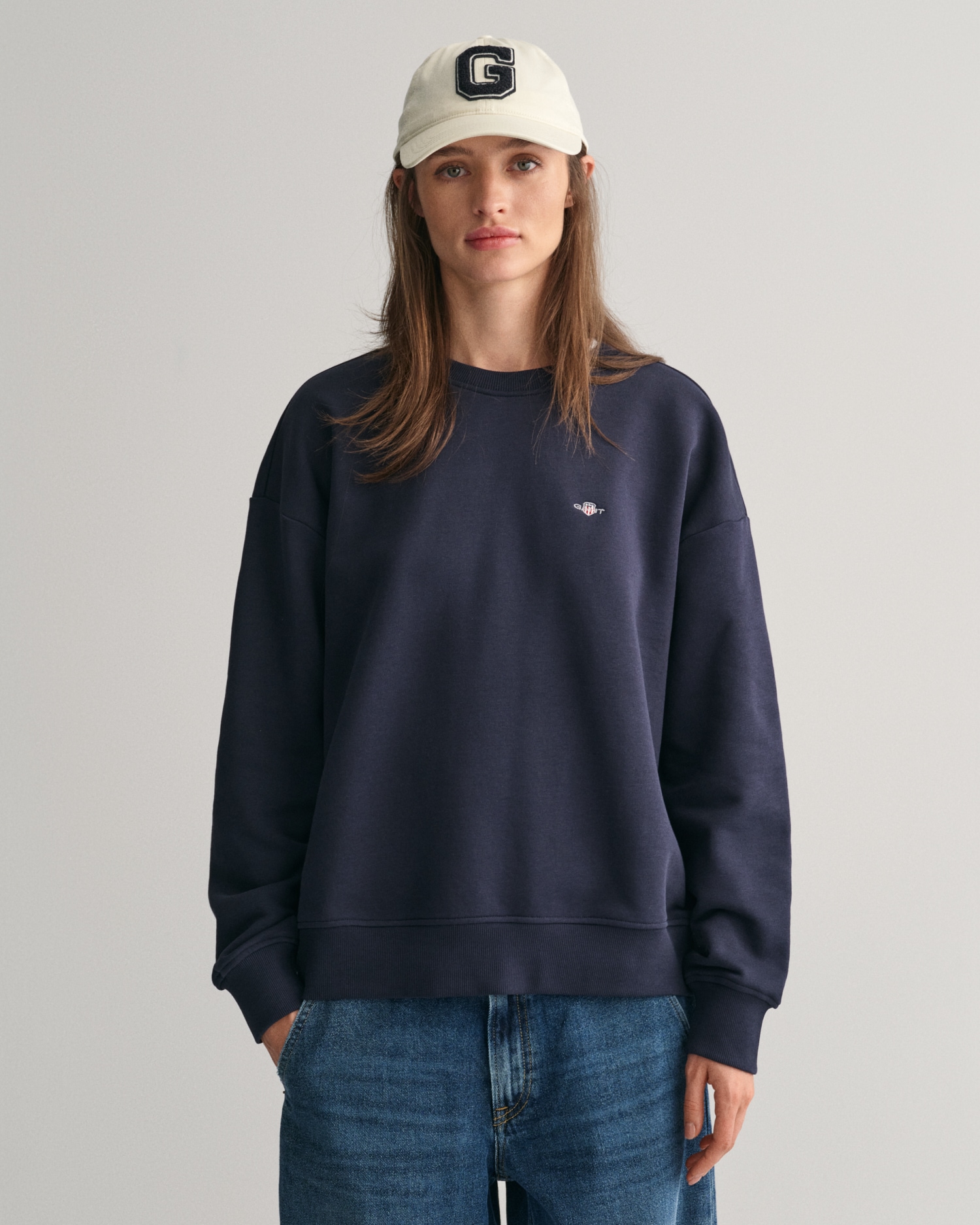 Sweatshirt »SHIELD C-NECK SWEAT«, Grafische GANT-Stickerei auf der Brust