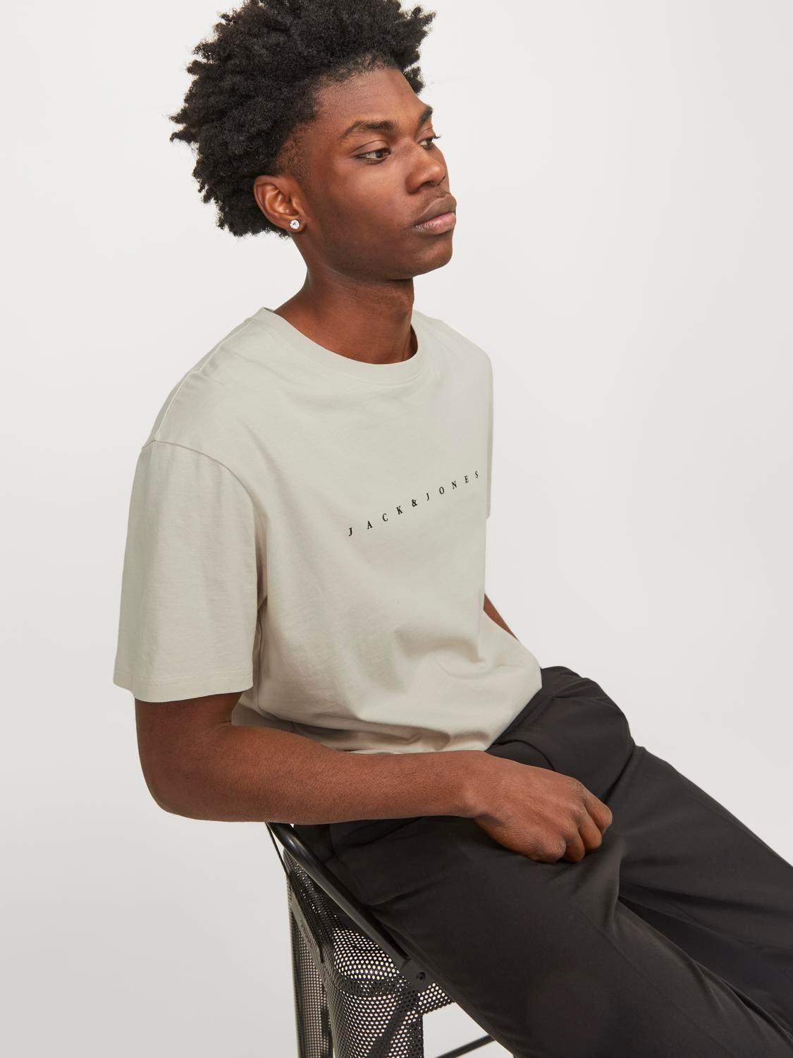 Jack & Jones Rundhalsshirt »JJESTAR JJ TEE SS NOOS«, mit Logo Schriftzug