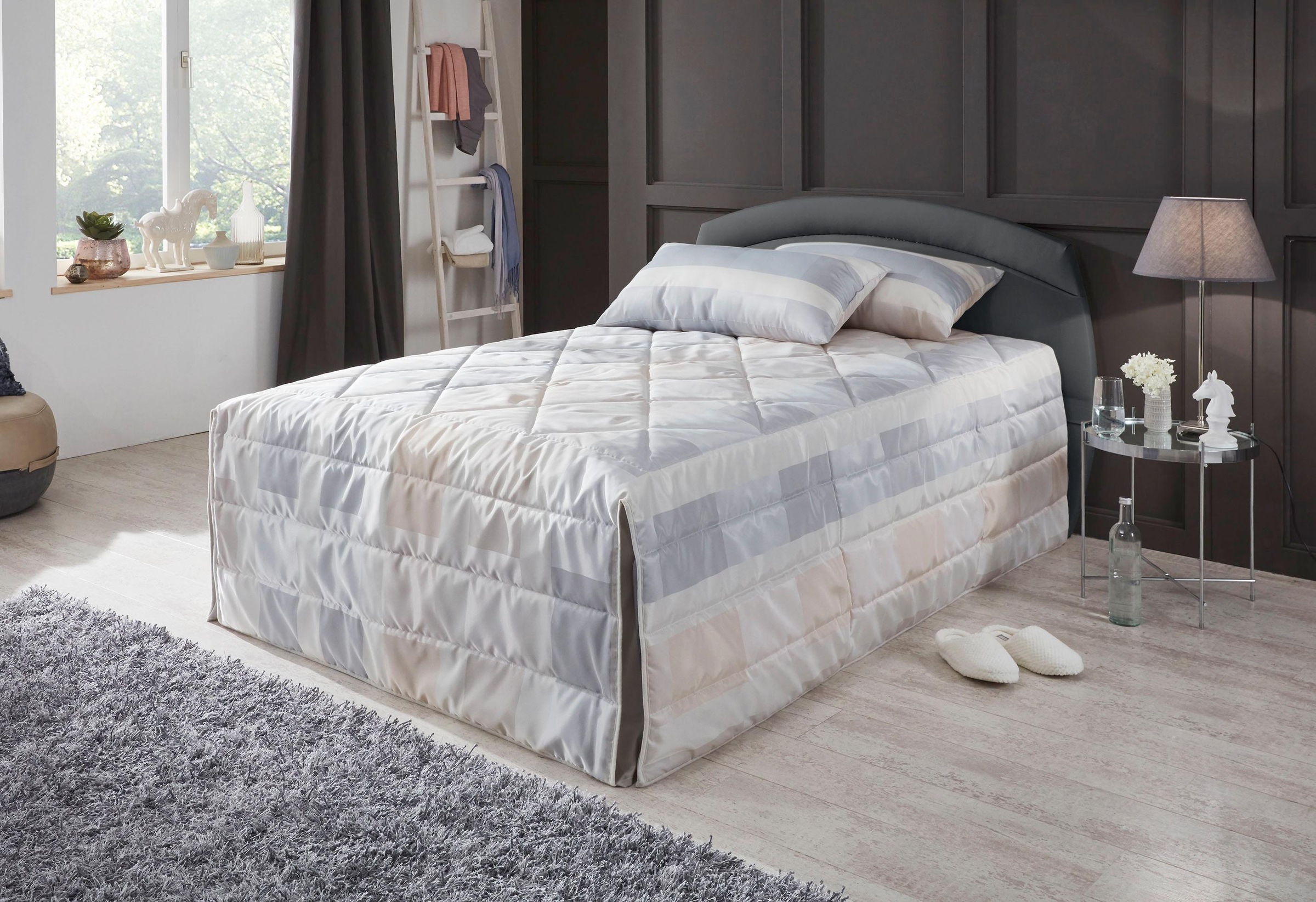 Westfalia Schlafkomfort Polsterbett inkl. Bettkasten bei Ausführung mit Matratze