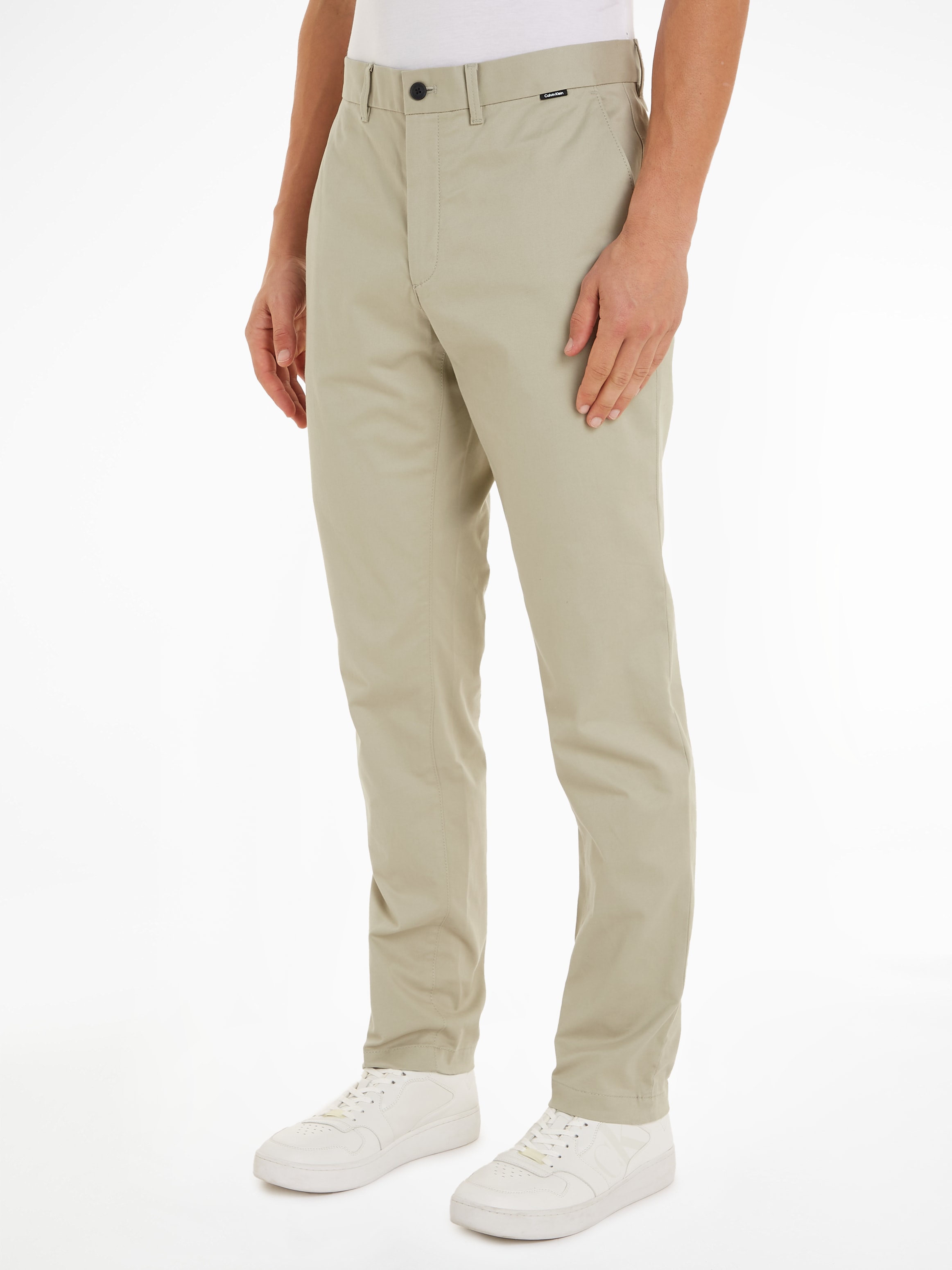 Chinohose »MODERN TWILL SLIM CHINO«, mit Logoprägung