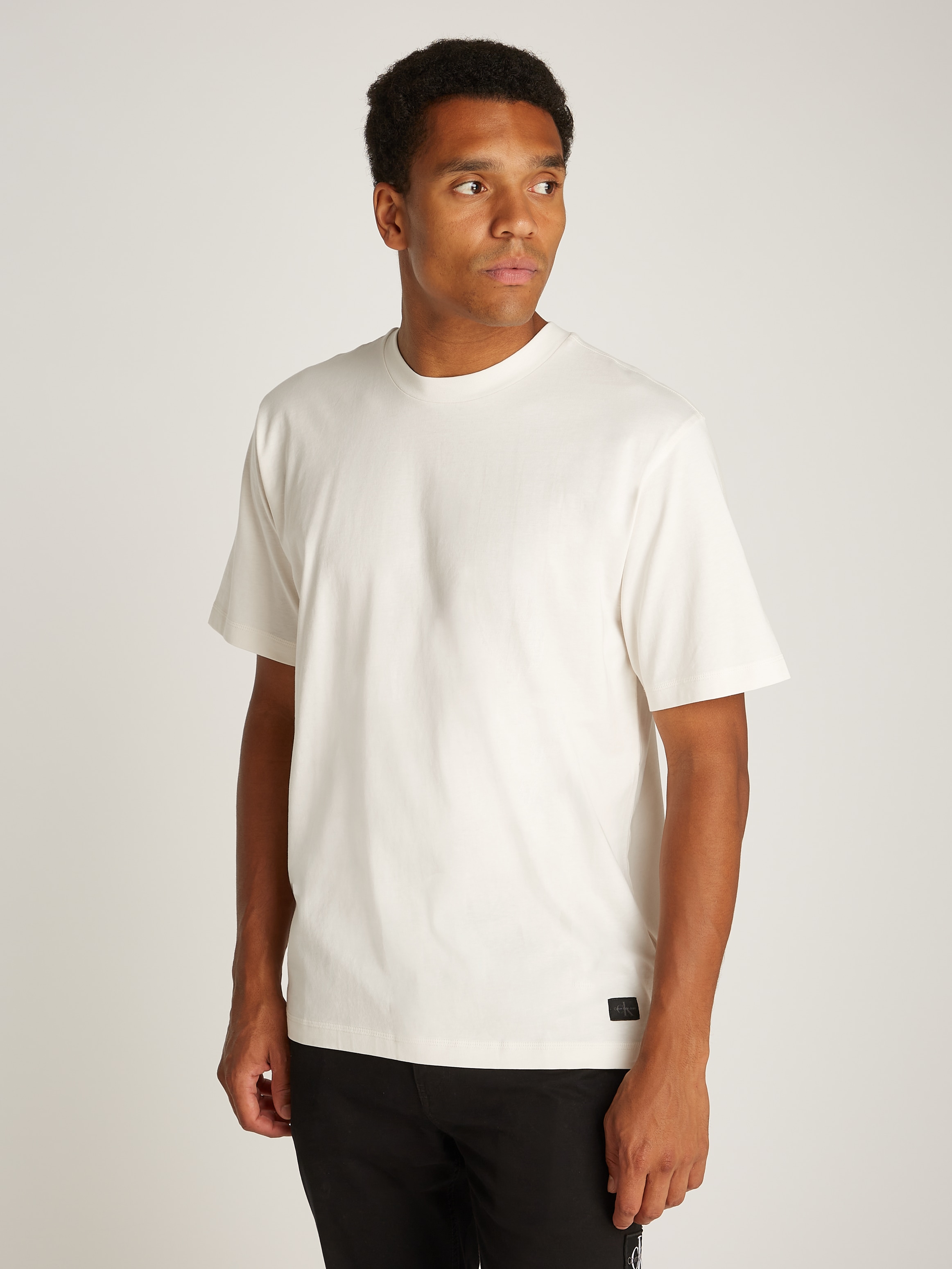 T-Shirt »WOVEN LABEL RELAXED TEE«, mit Logopatch