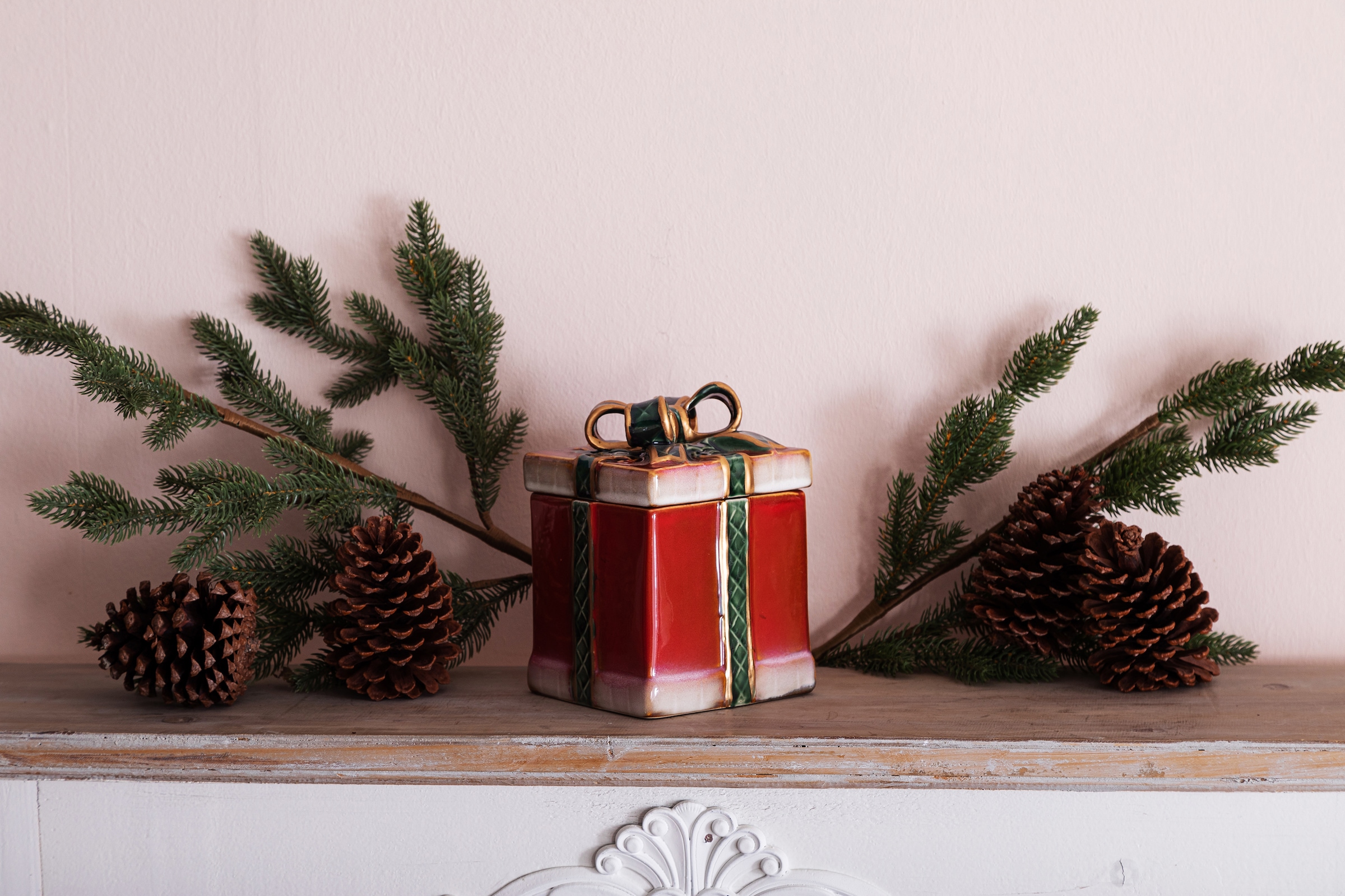 Myflair Möbel & Accessoires Organizer »Weihnachtsdeko rot«,  Aufbewahrungsbox, aus Porzellan, Höhe ca. 18 cm online kaufen | mit 3  Jahren XXL Garantie