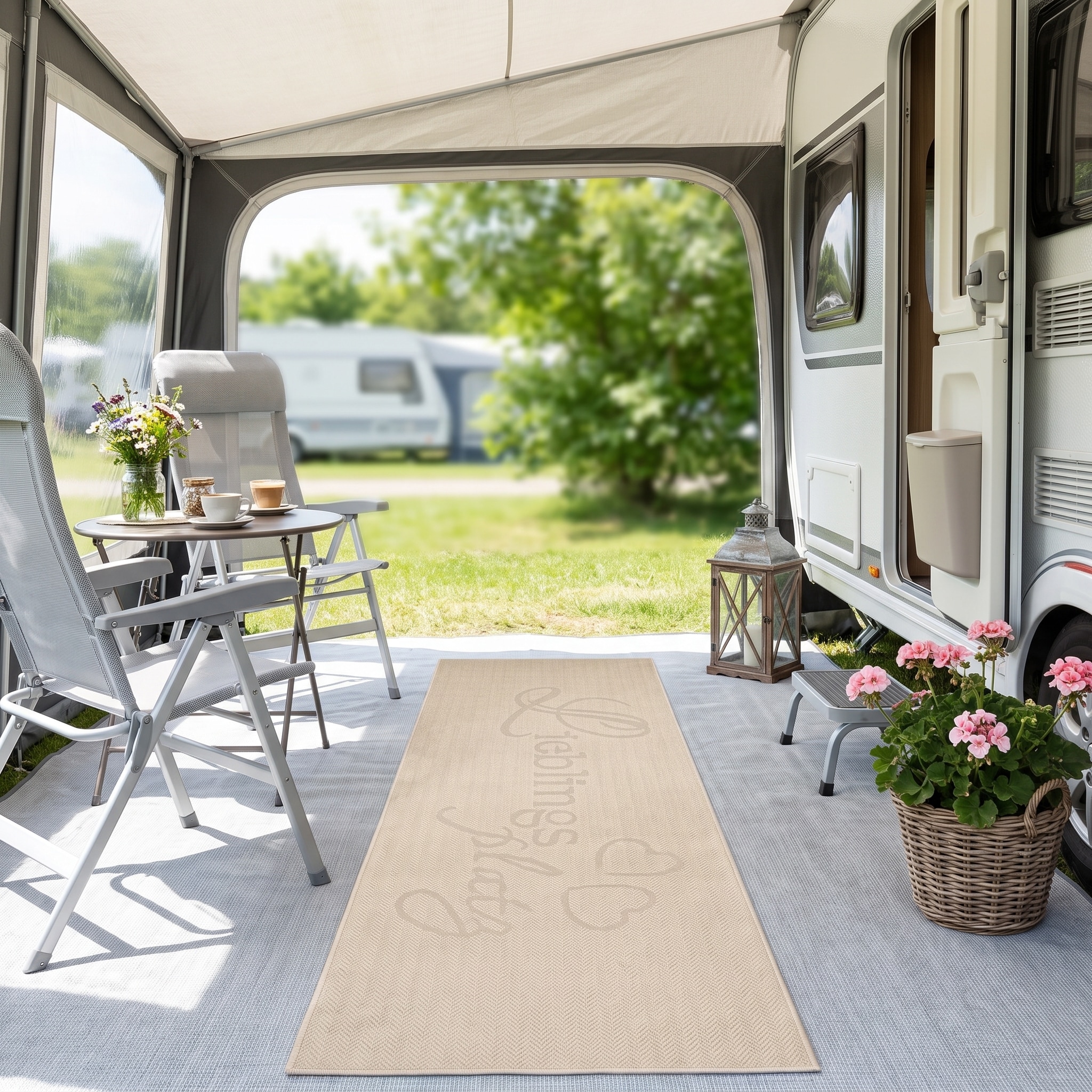 OTTO home Läufer »Lieblingsplatz, mit Schriftzug, In- und Outdoor geeignet« rechteckig 5 mm Höhe Wetterfest, UV-beständig, Küchenläufer, Camping, Balkon