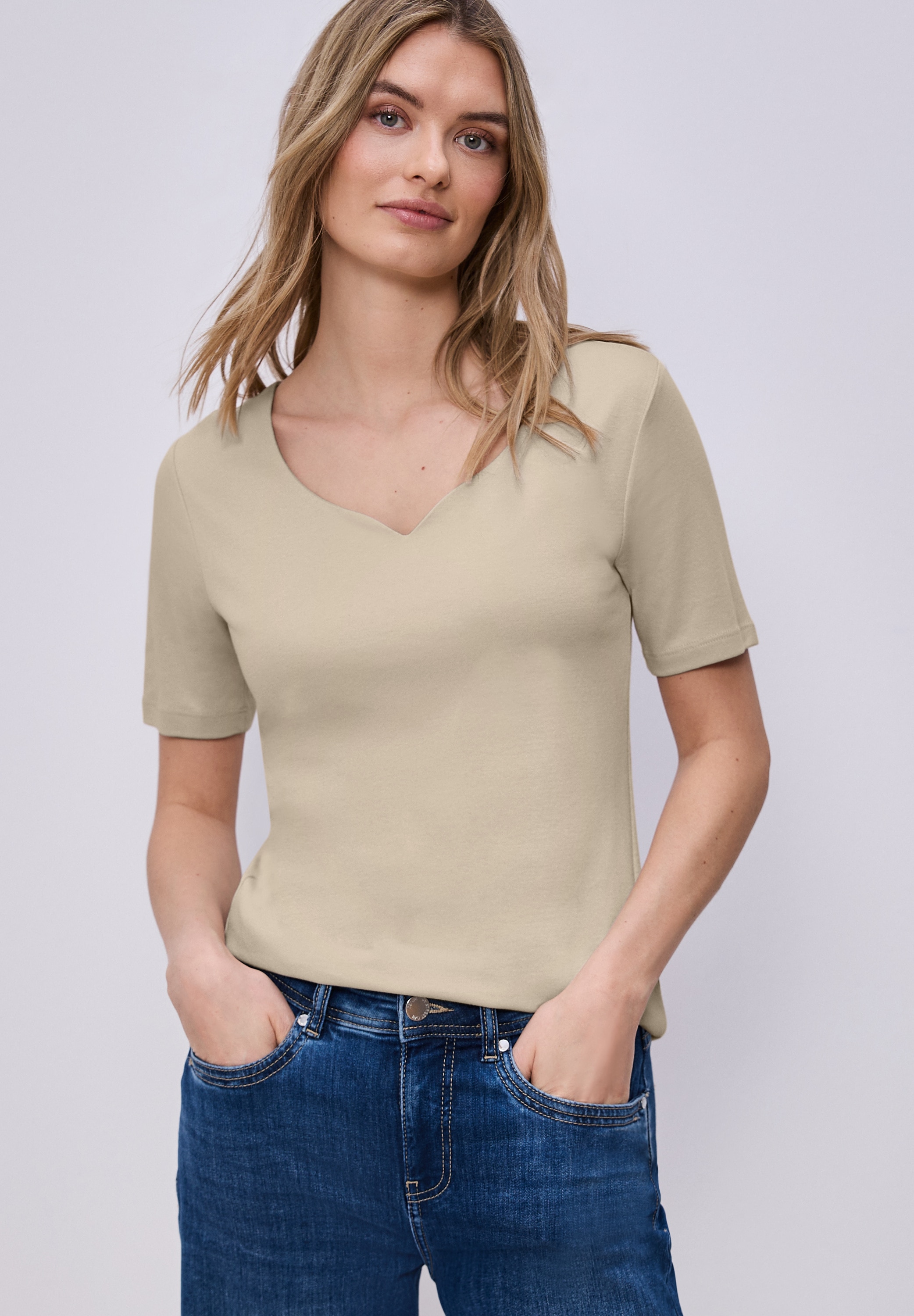 STREET ONE Kurzarmshirt »Style Ada« Sommershirt mit Herz-Ausschnitt