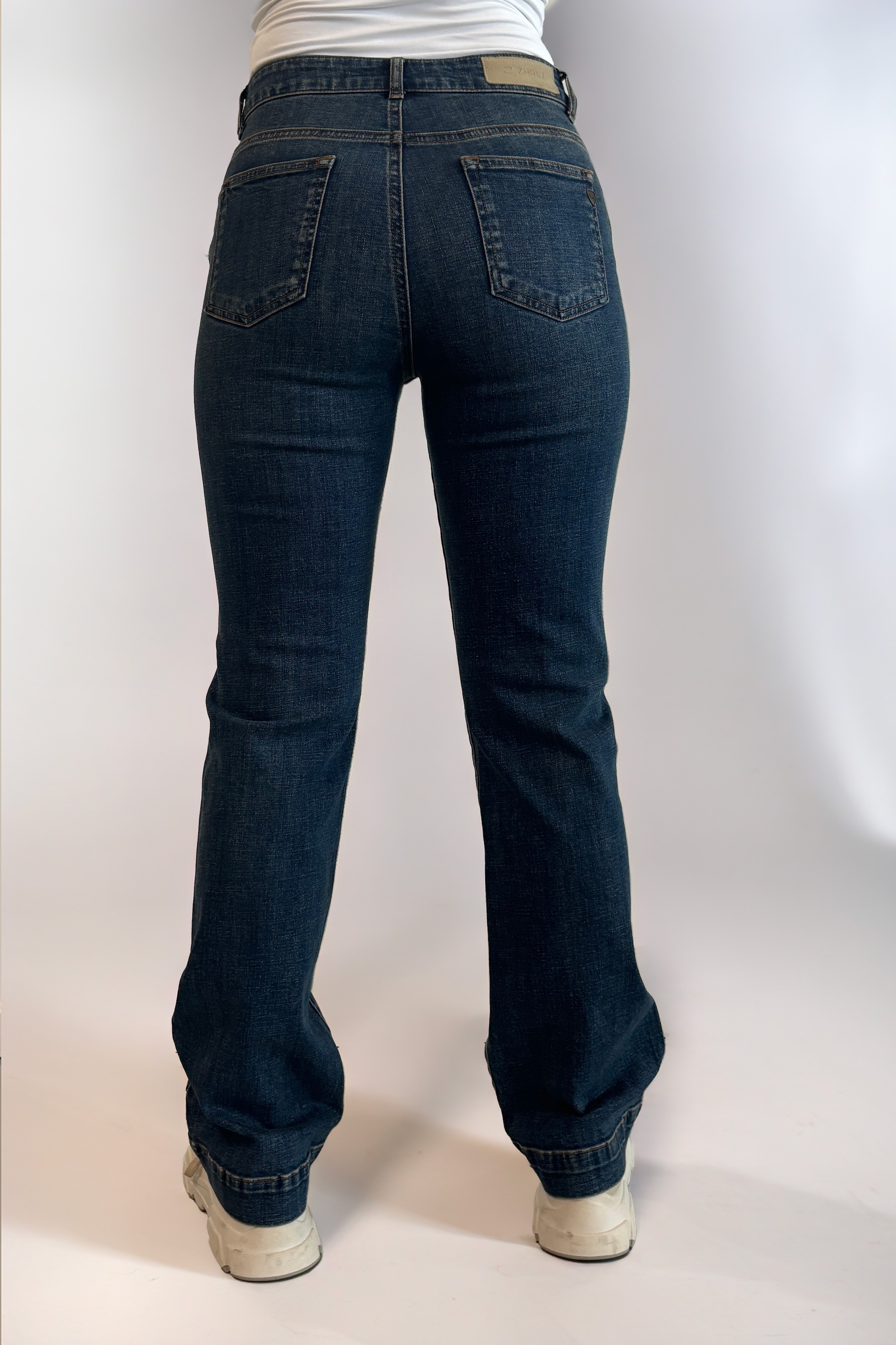 Zhrill Bequeme Jeans »ROA«, mit ausgestelltem Bein