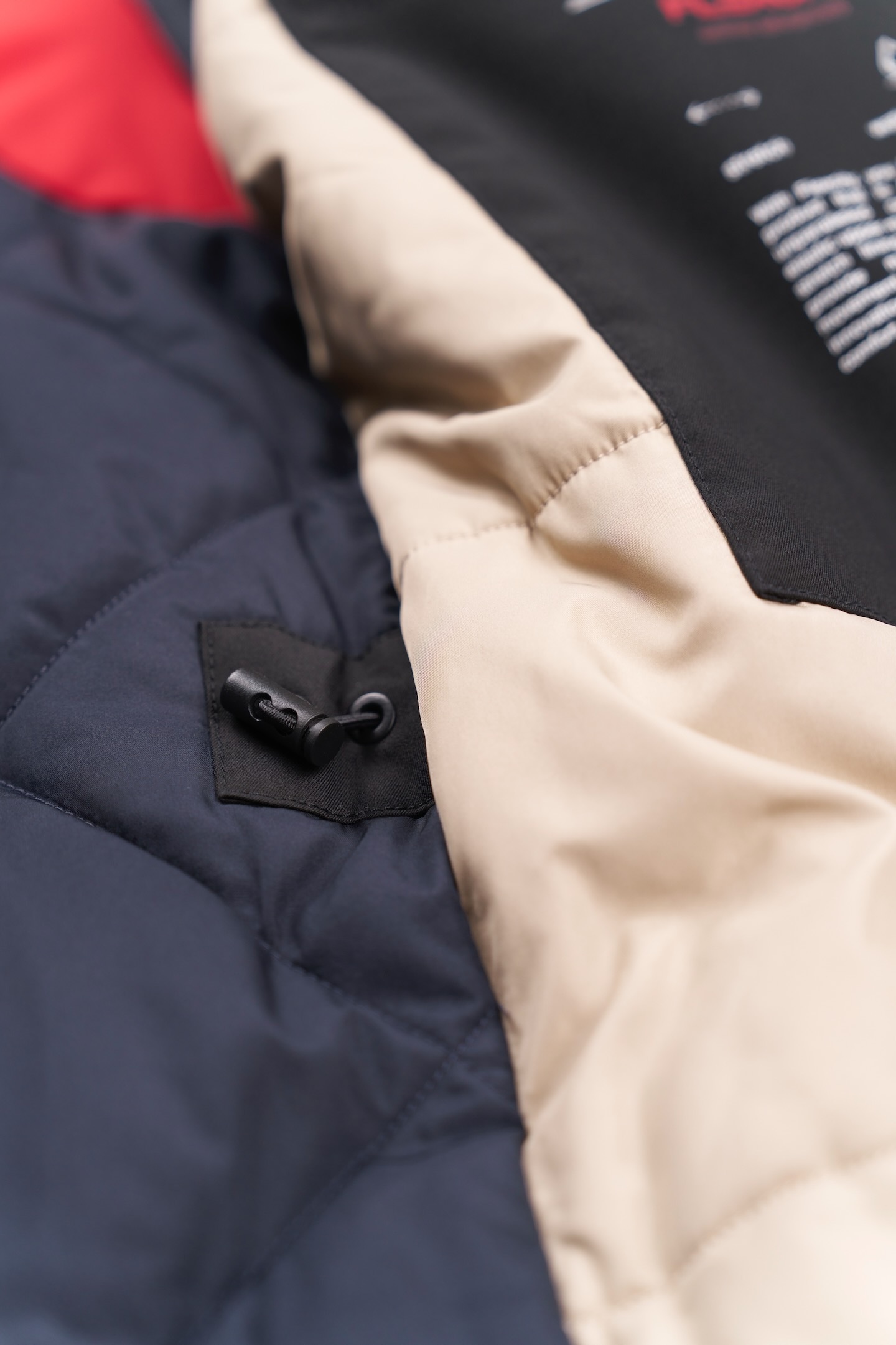 bugatti Kurzjacke mit Kapuze mit wasserfester Eigenschaft