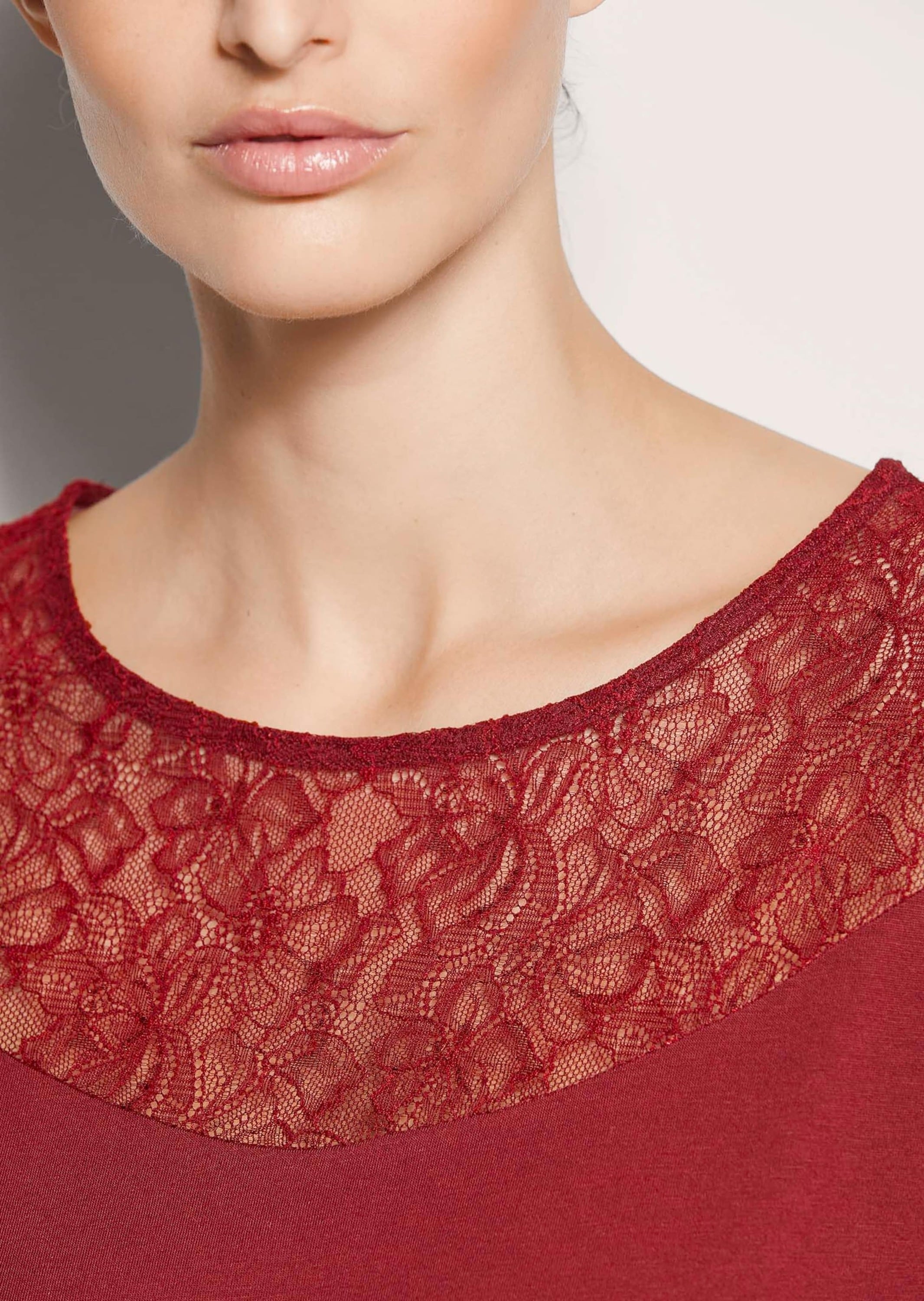 MADELEINE Kurzarmshirt »Shirt mit Spitze Rundhals-Shirt mit Spitze«
