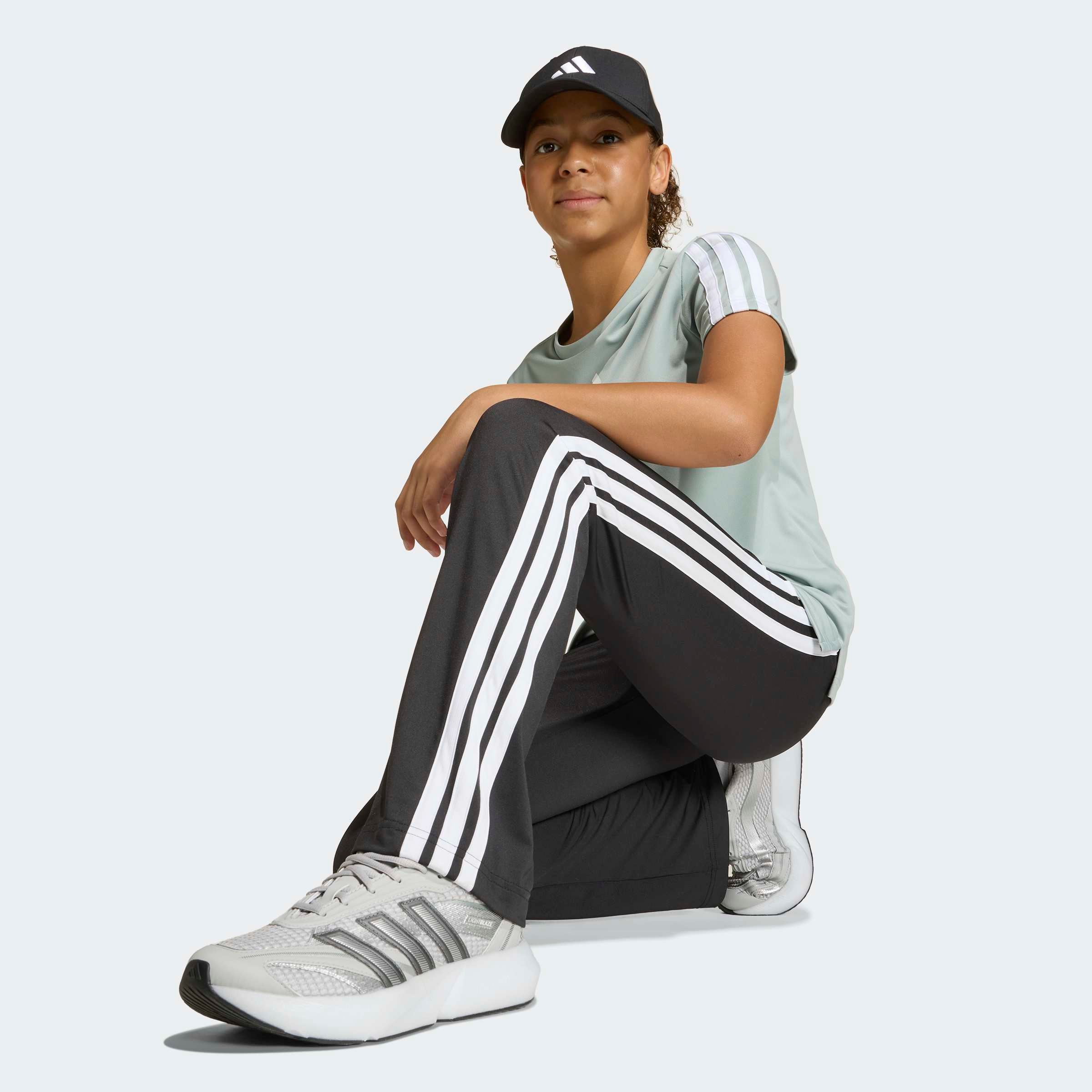 adidas Sportswear Trainingstights »TRAIN ESSENTIALS 3-STREIFEN FLARED LEGGINGS«