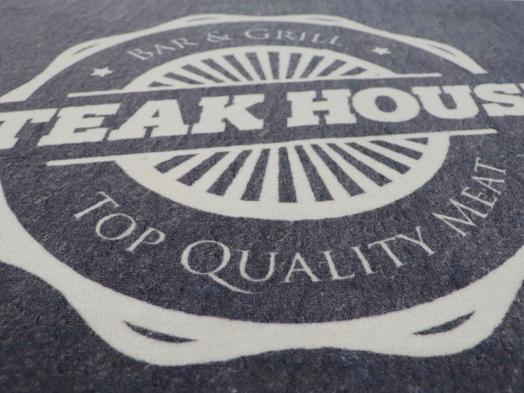 Primaflor-Ideen in Textil Fußmatte »BBQ Grillunterlage STEAK HOUSE, Made in Belgium« rechteckig 5 mm Höhe Grillmatte ideal als Bodenschutz, mit Spruch, rutschhemmend, waschbar