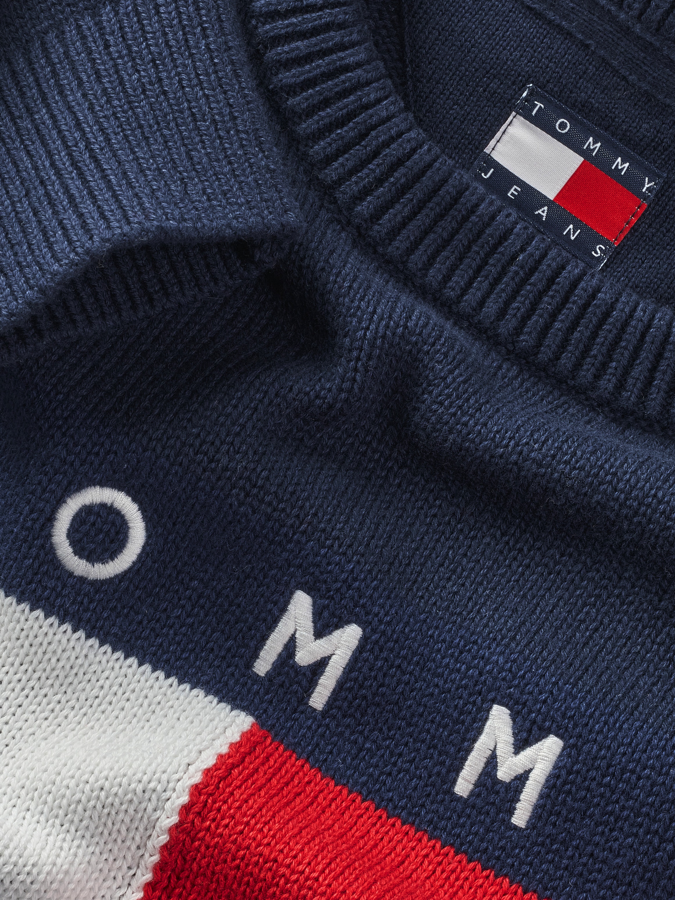 Tommy Jeans Strickpullover »TJW CENTER FLAG SWEATER EXT«, mit Logo-Flag