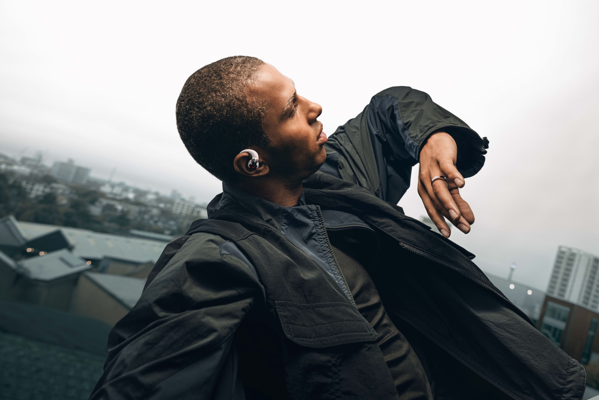 NOTHING Open-Ear-Kopfhörer »Ear (Open)« A2DP Bluetooth | AVCTP Bluetooth | AVDTP Bluetooth | AVRCP Bluetooth | Bluetooth | HFP | RFCOMM | SPP LED Ladestandsanzeige | integrierte Steuerung für Anrufe und Musik