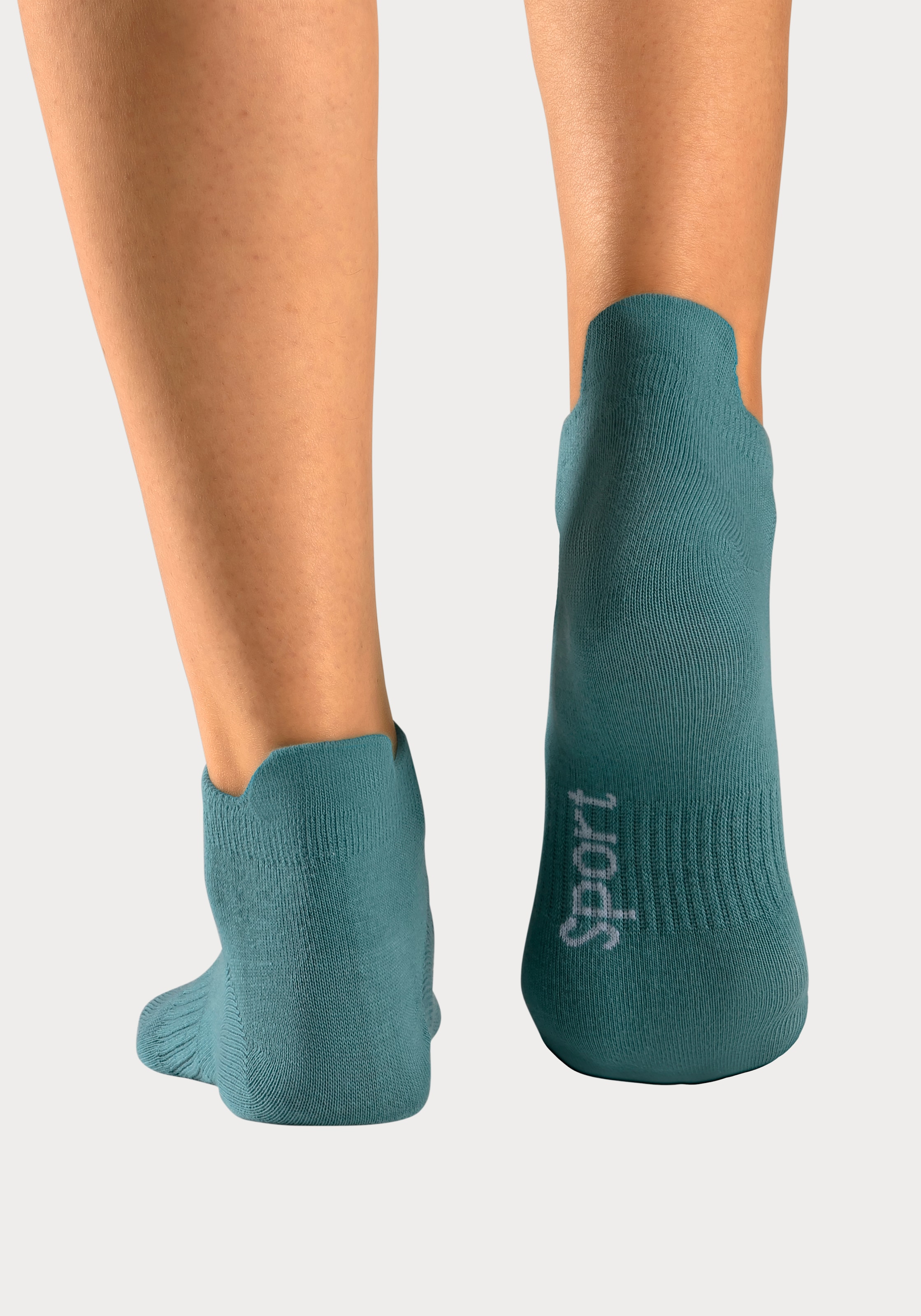 Bench. Sneakersocken, (Packung, 6 Paar), mit feiner Mesh Konstruktion und Mittelfußgummi