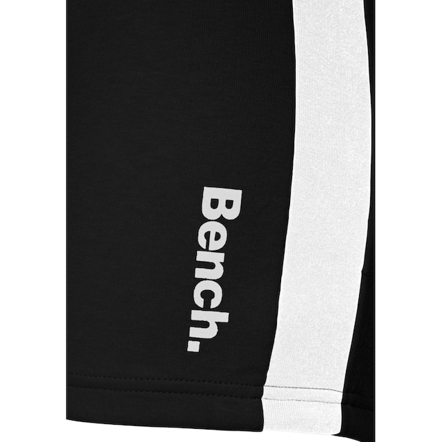 Bench. Loungewear Relaxshorts »-Kurze Hose«, mit Seitenstreifen, Loungeanzug  bei ♕