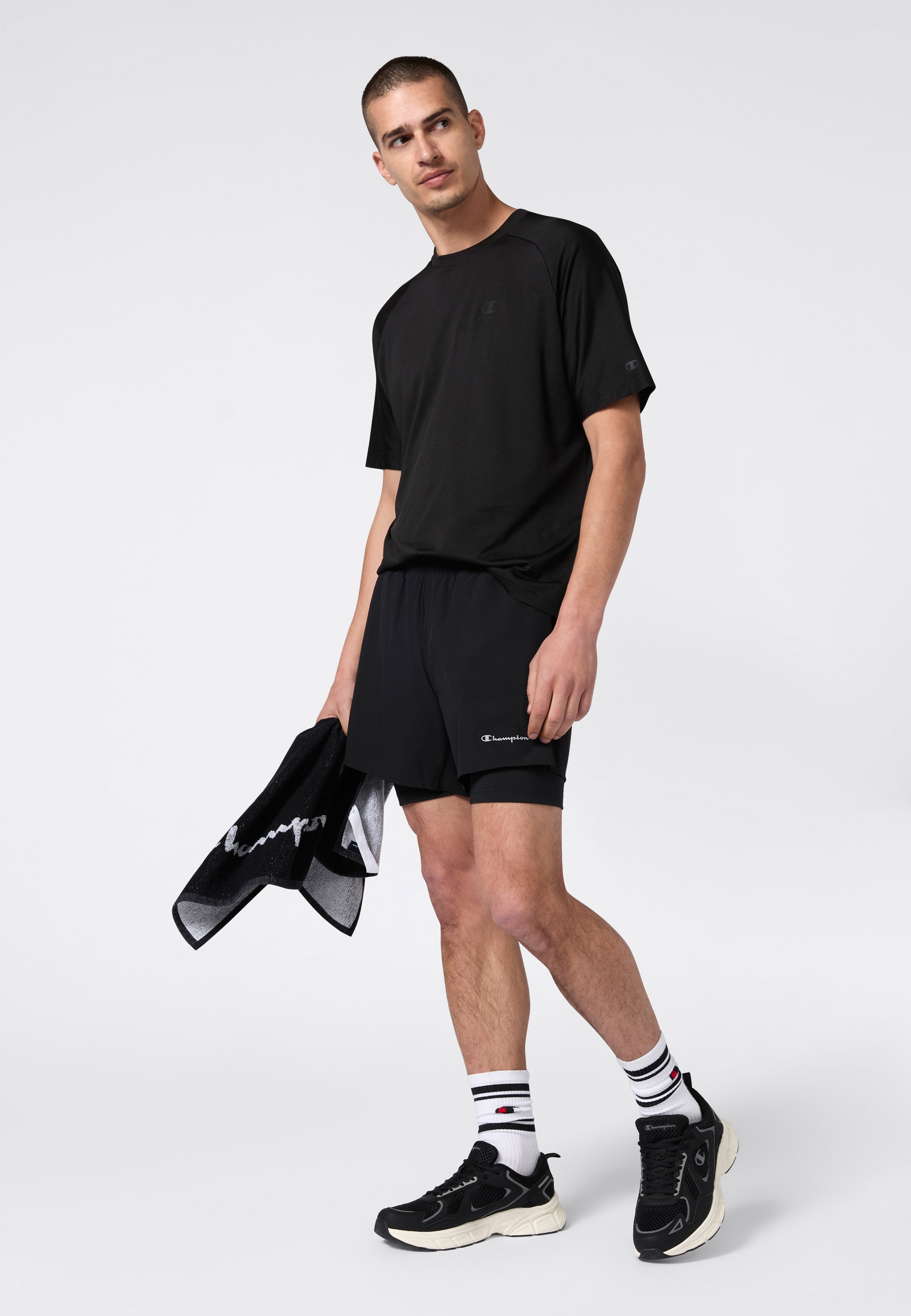 Champion Trainingsshorts  aus Polyester und Elasthan, in den Größen S bis XXL