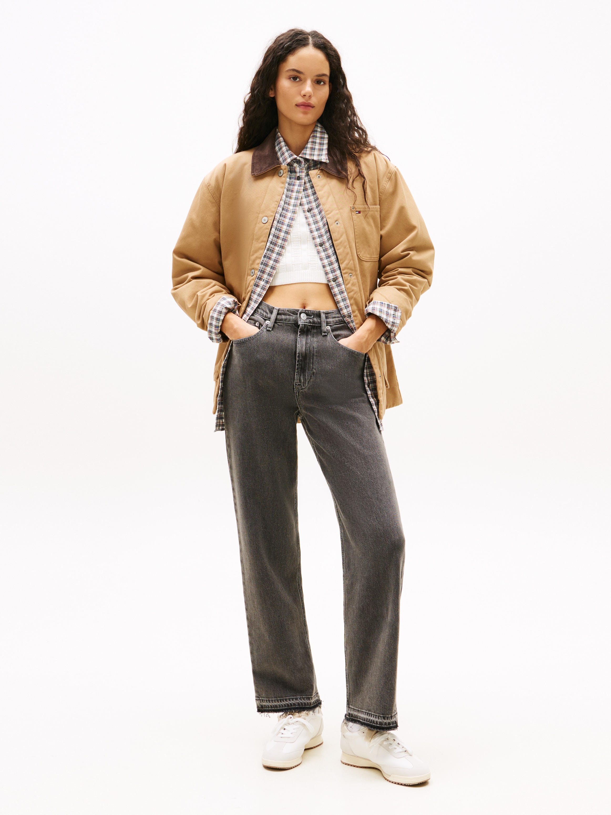 Tommy Jeans Straight-Jeans »LAYLA HR SLIM STR CI4171« mit destroyed Detail am Beinabschluss