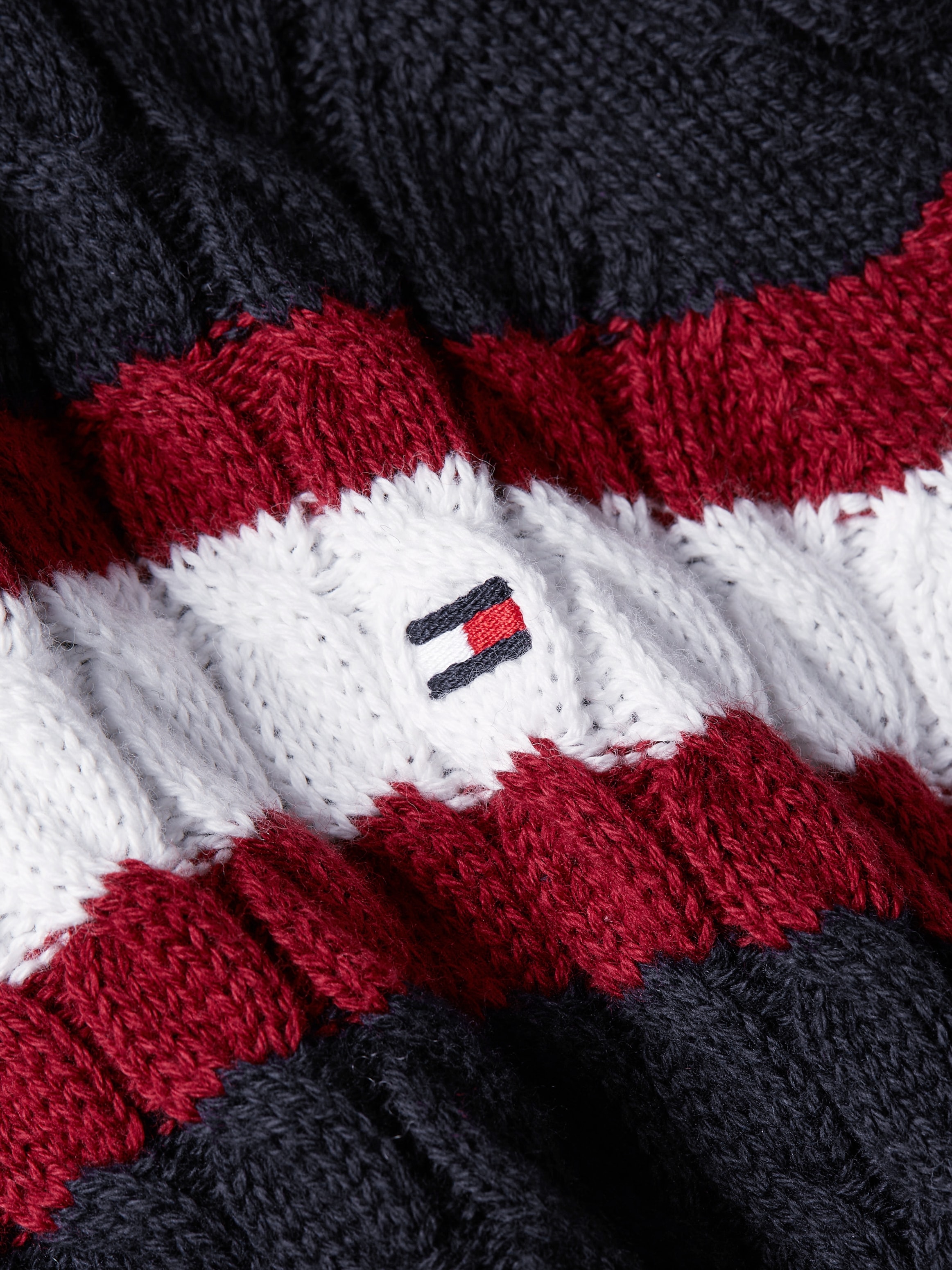 bei SWEATER«, Hilfiger MINI ♕ Strickpullover Tommy mit CABLE C-NECK »CO Logostickerei