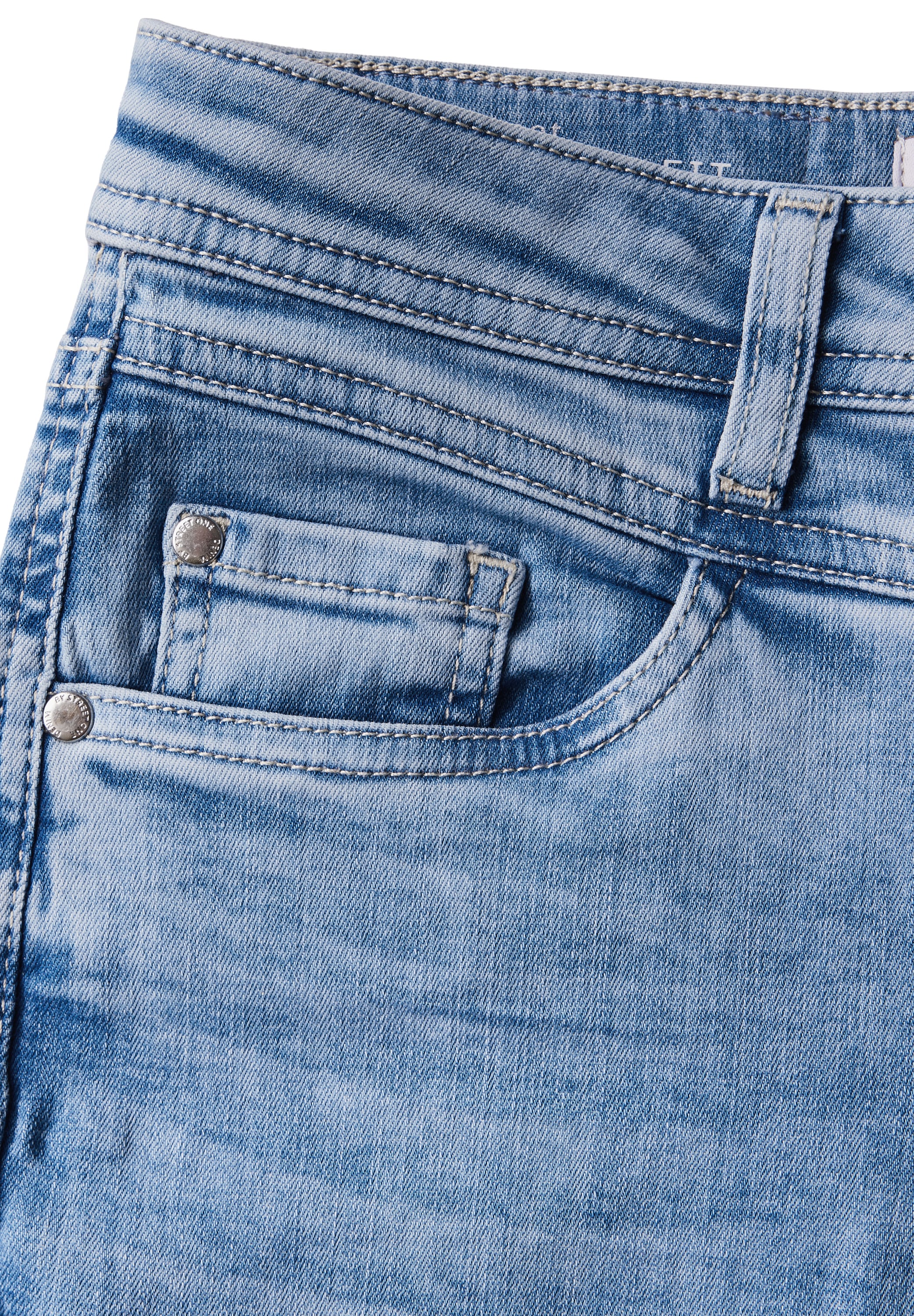 STREET ONE Bootcut-Jeans, im Five-Pocket Style