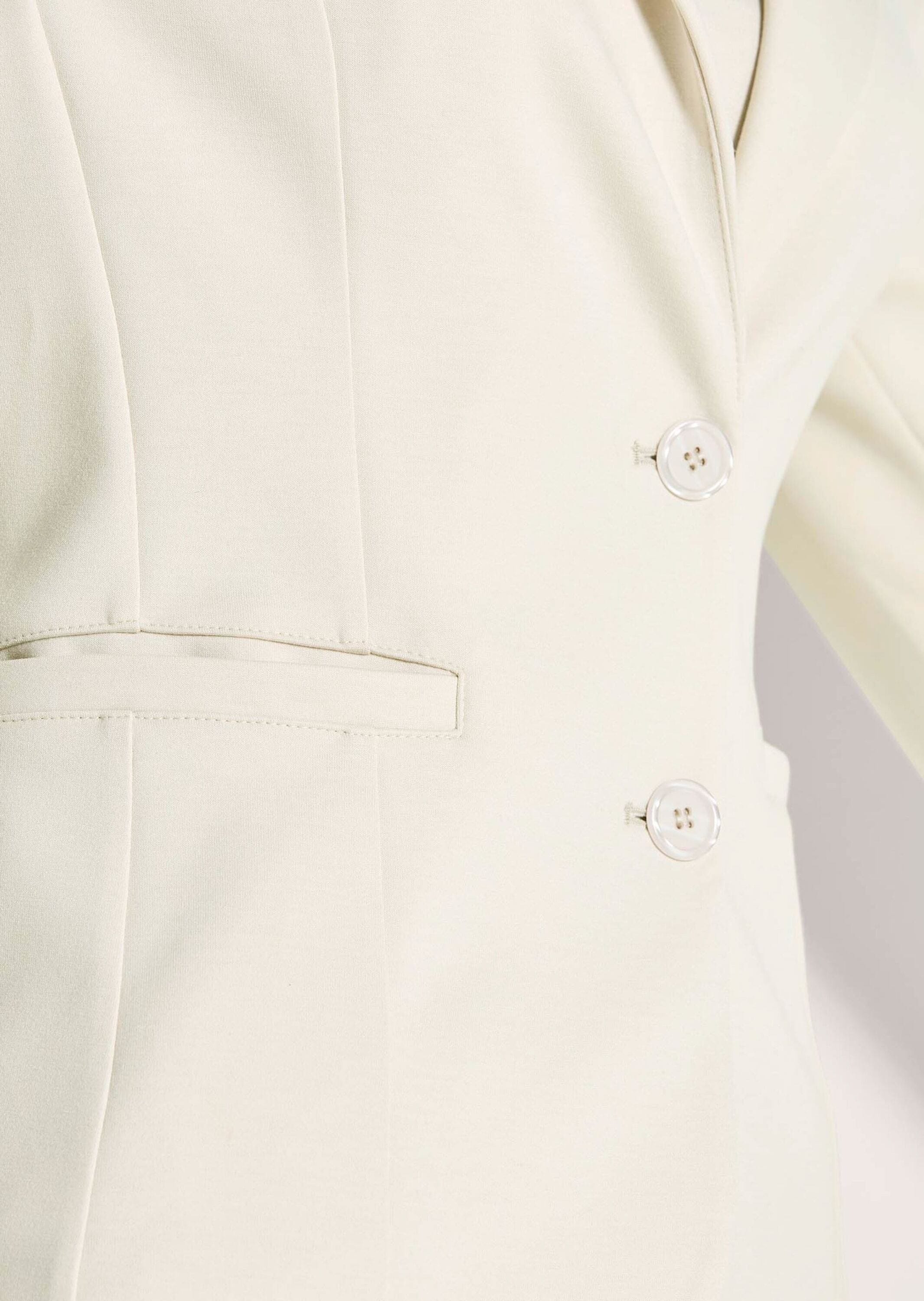 MADELEINE Jackenblazer »Blazer Jersey-Blazer in modischer Kurzform« Jersey Blazr, Koffertauglich