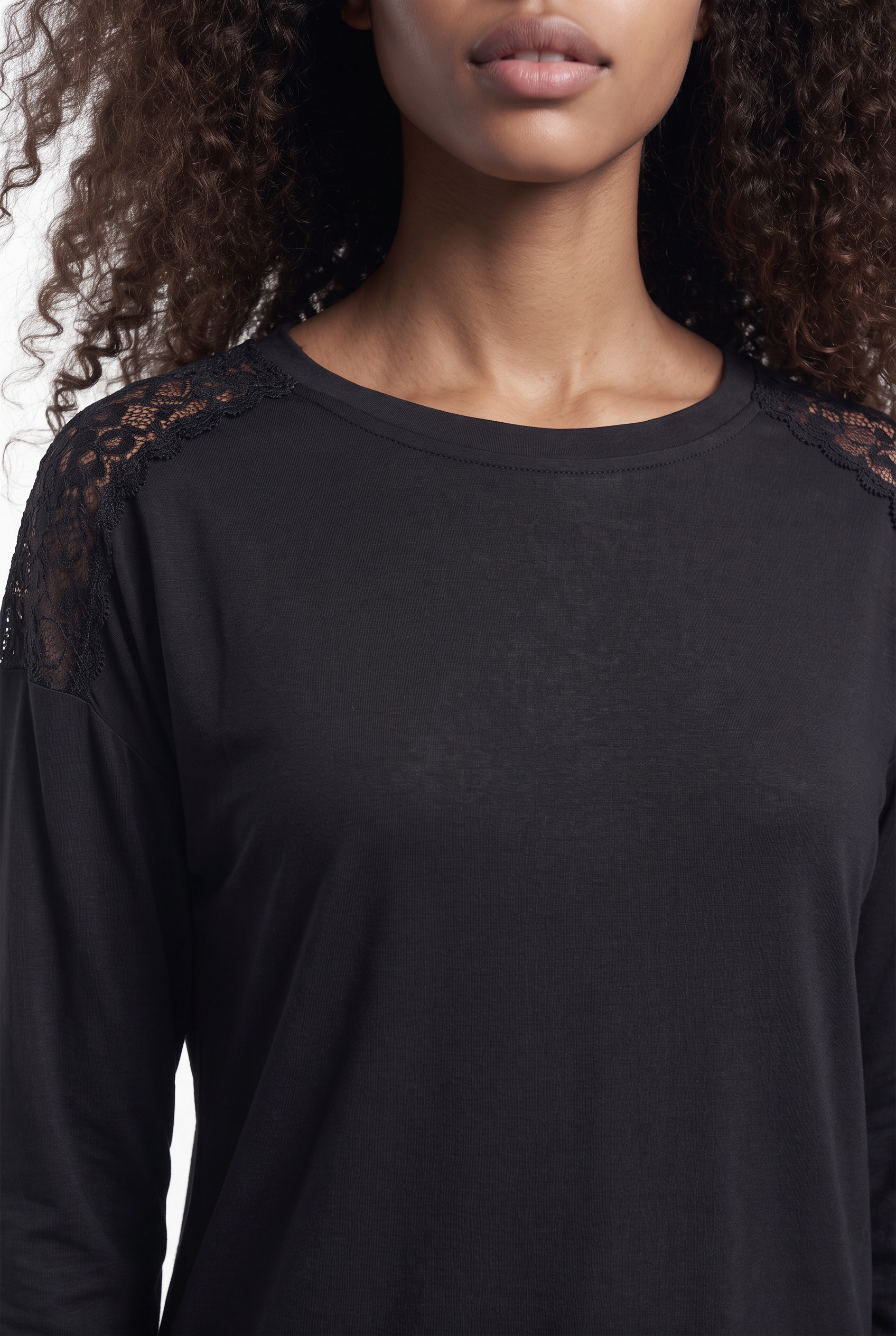 ONLY T-Shirt »ONLLUNI L/S TOP WITH LACE DETAILS CS JRS« Viskosemischung, regular fit