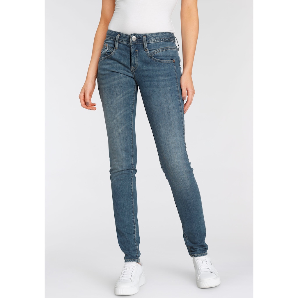 Herrlicher Slim-fit-Jeans »GINA RECYCLED DENIM« mit seitlichem Keileinsatz