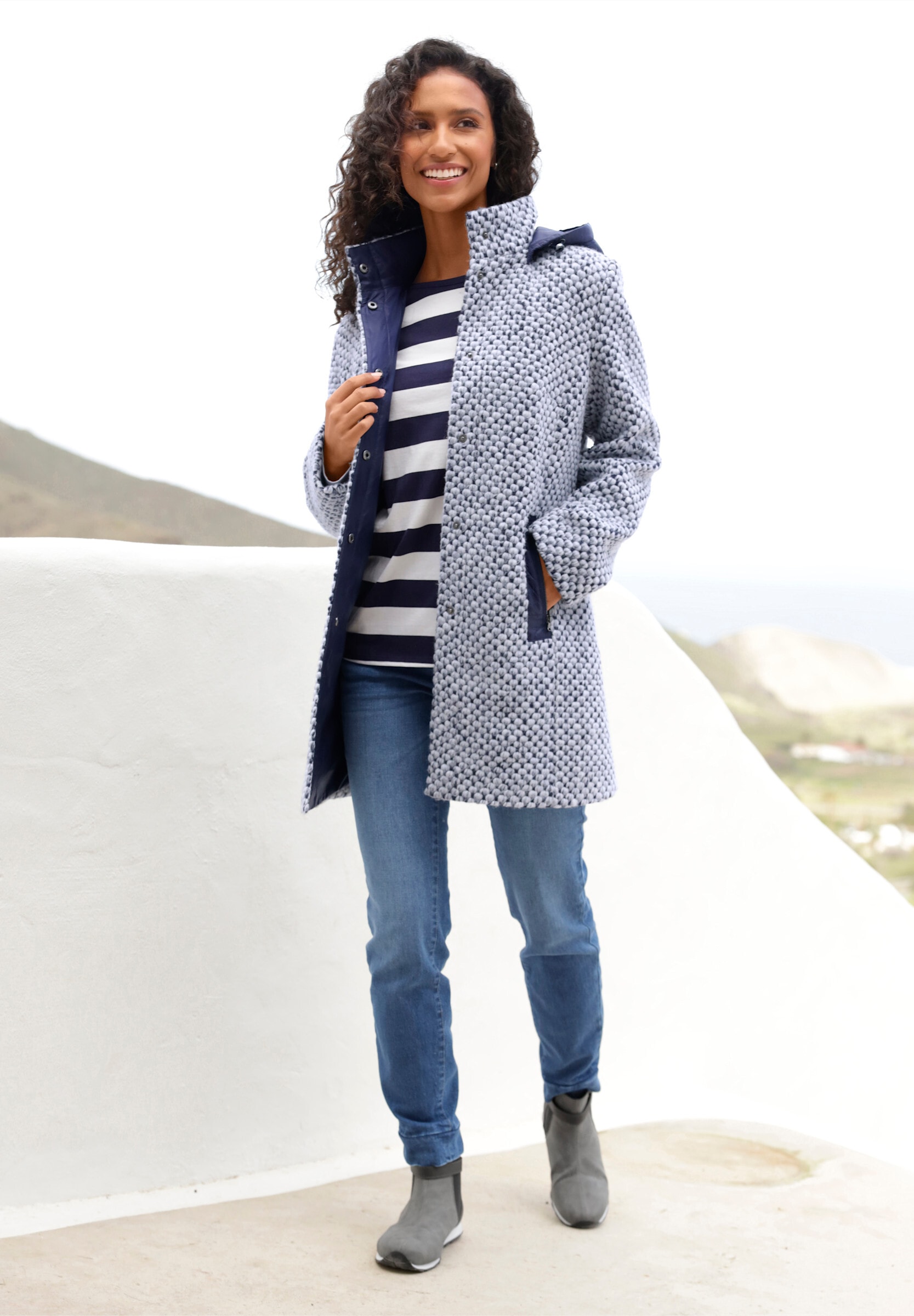 heine Funktionsjacke »Outdoorjacke Outdoorjacke mit Zippertaschen« Abnehmbare Kapuze
