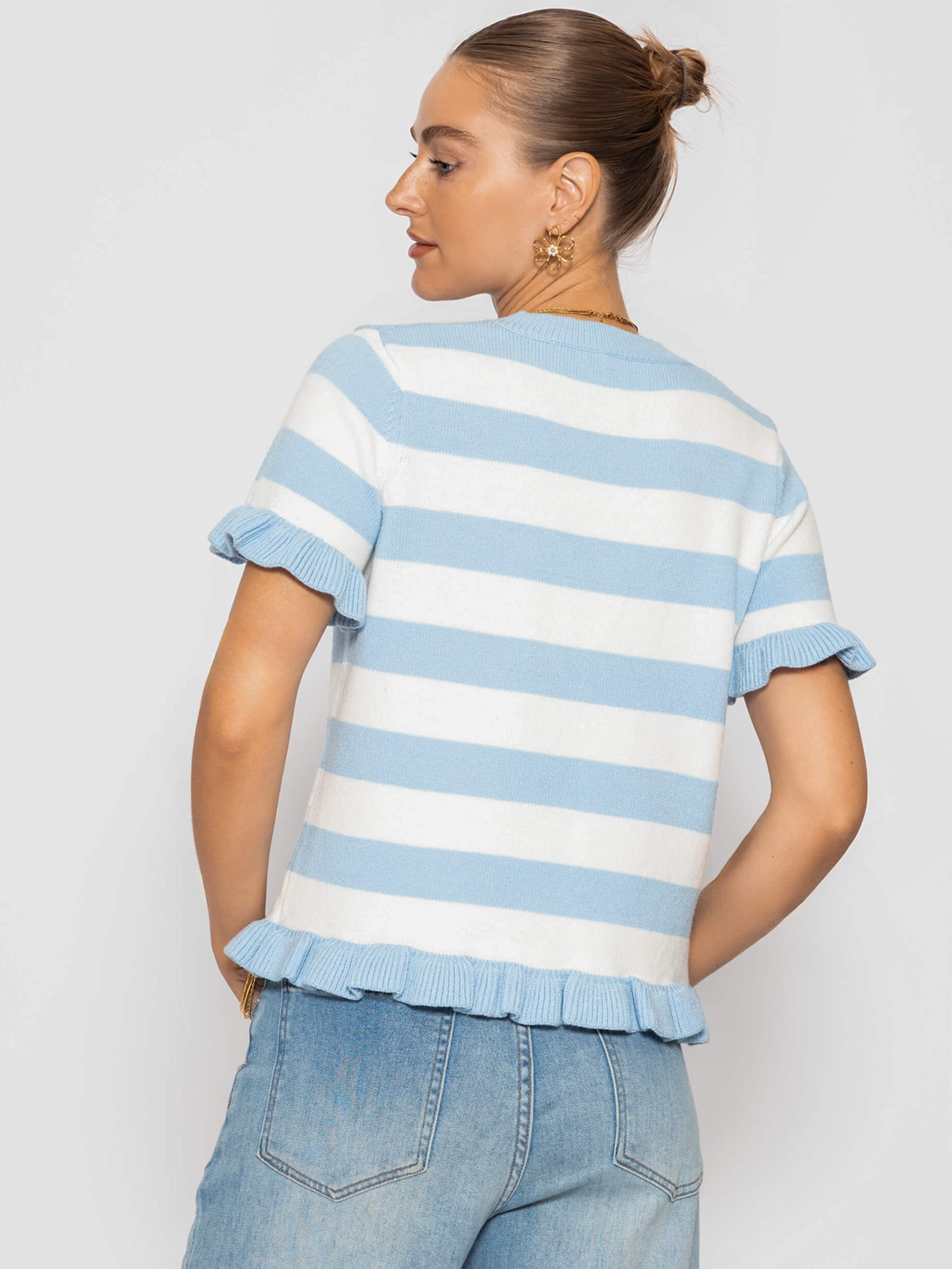 SASSYCLASSY Kurzarmpullover »Gestreifter Kurzarm-Pullover mit Volants« Verspieltes Shirt aus Strick im geraden Schnitt mit Rundhals