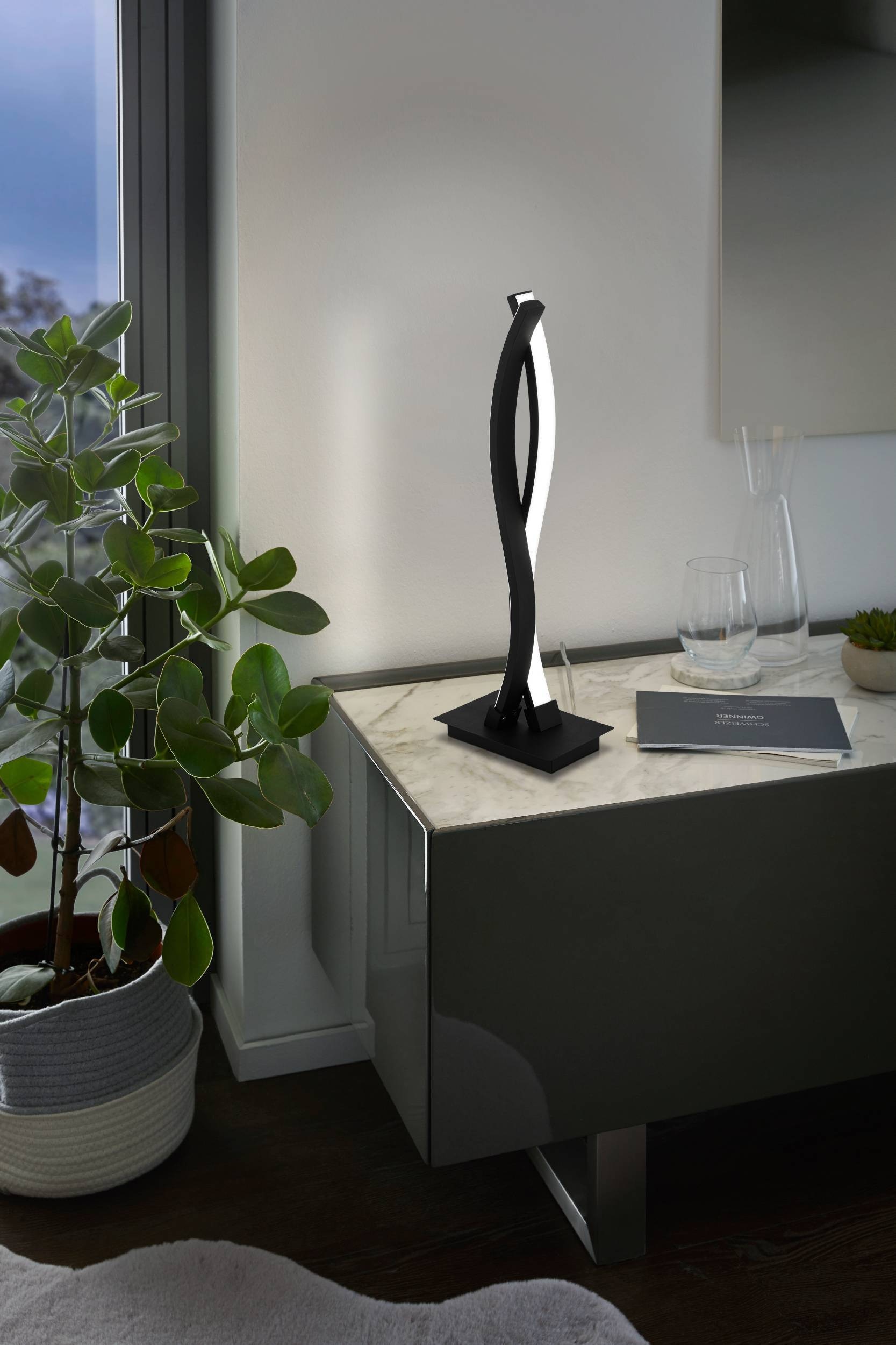 EGLO Tischleuchte »Lasana 3 Tischlampe, Wohnzimmerlampe, Stahl, Aluminum und Kunststoff« LED-Modul 1 Stk. Warmweiß Tischleuchte - L16 x B10 x H46 cm - schwarz - 11,5W inkl.