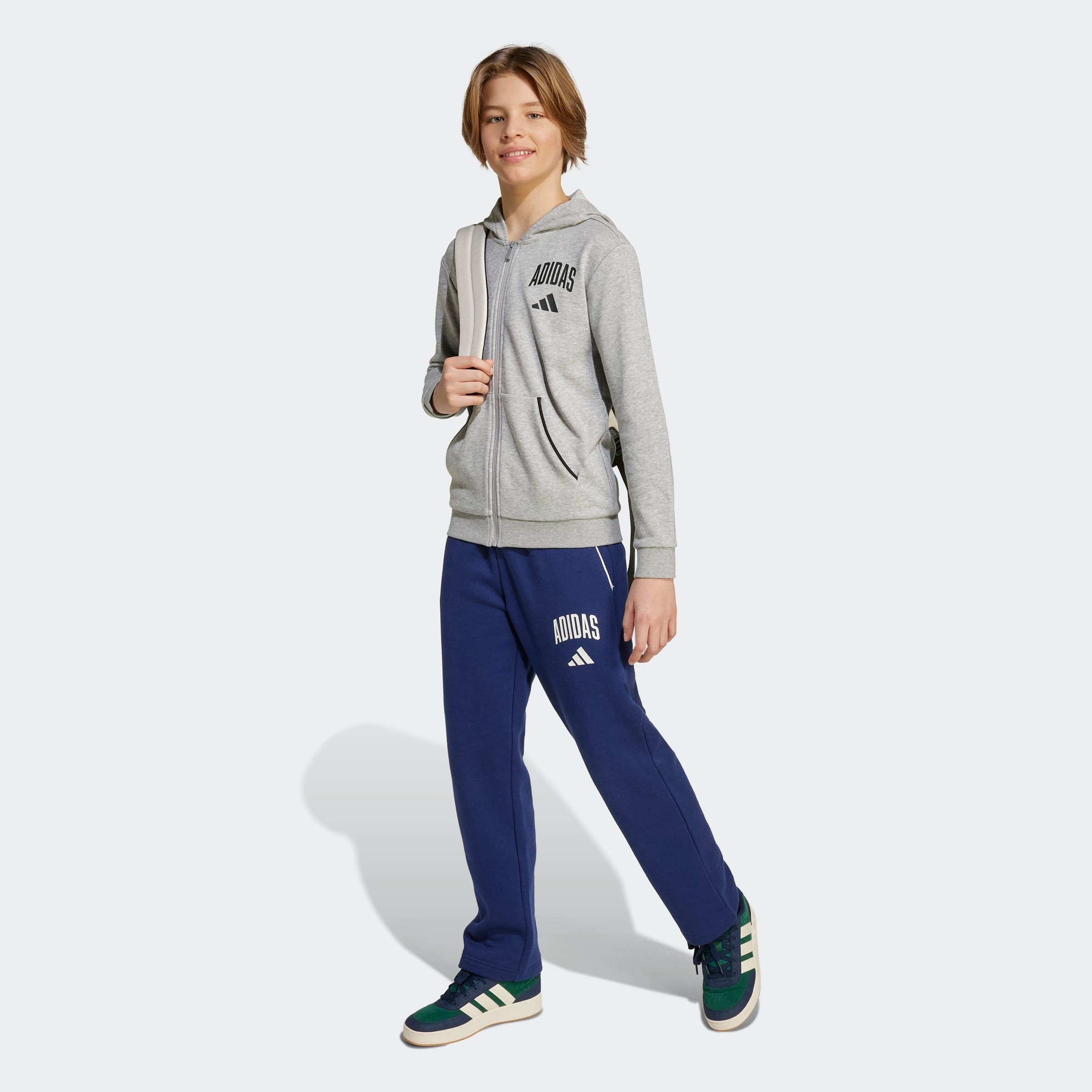 adidas Sportswear Kapuzensweatshirt »SEASONALS ESSENTIALS COLLEGIATE TYPOGRAPHY FULL-ZIP HOODIE KIDS«
