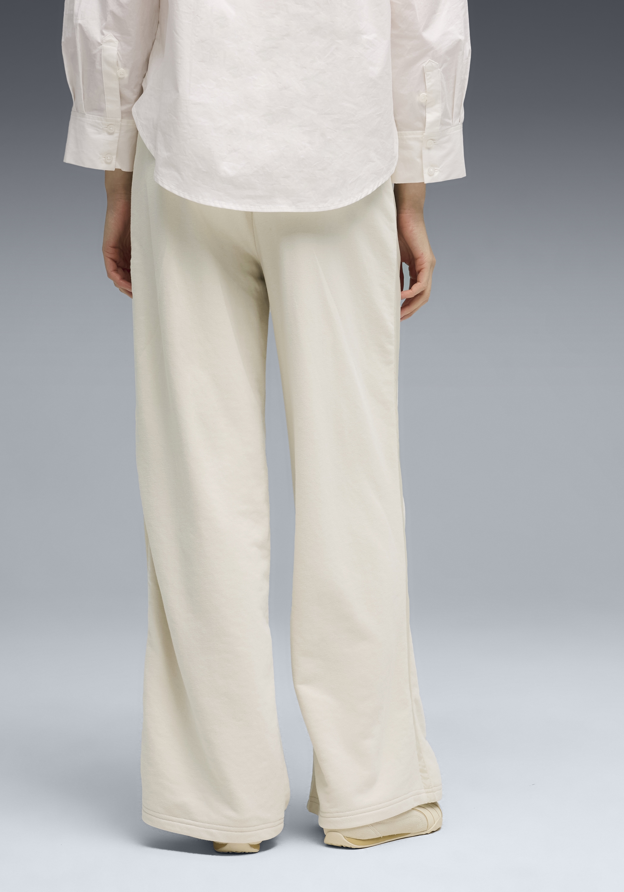 PUMA Trainingshose »HER COMFORT HIGH-WAIST WIDE LEG PANTS TR«  sportlicher Stil, für Sport, mit Eingrifftaschen