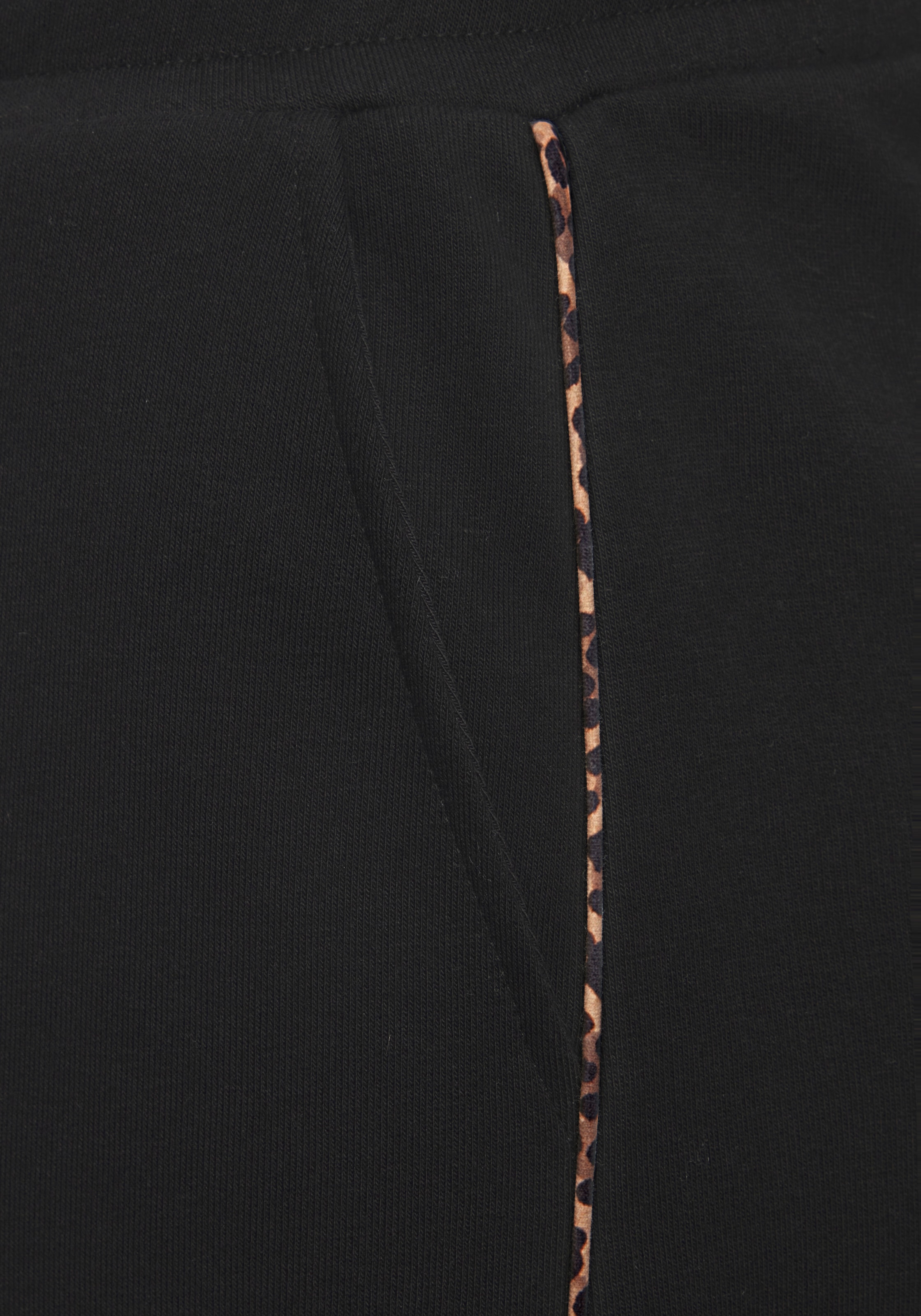Buffalo Sweathose »Relaxhose«  mit weit ausgestelltem Bein und Piping, Home- und Loungewear