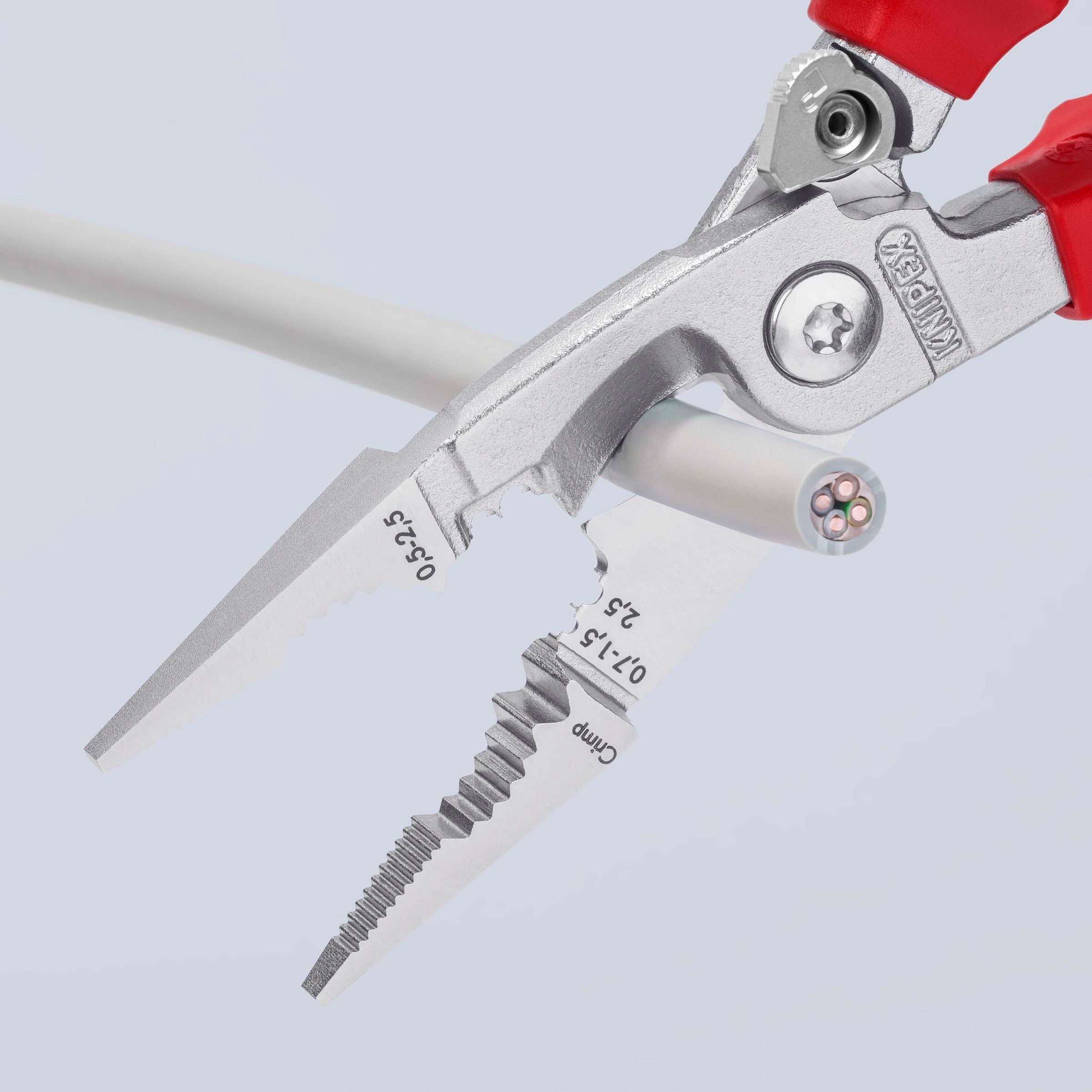 Knipex Elektro-Installationszange »13 96 200«, (1 tlg.), verchromt, isoliert mit Mehrkomponenten-Hüllen, VDE-geprüft 200 mm