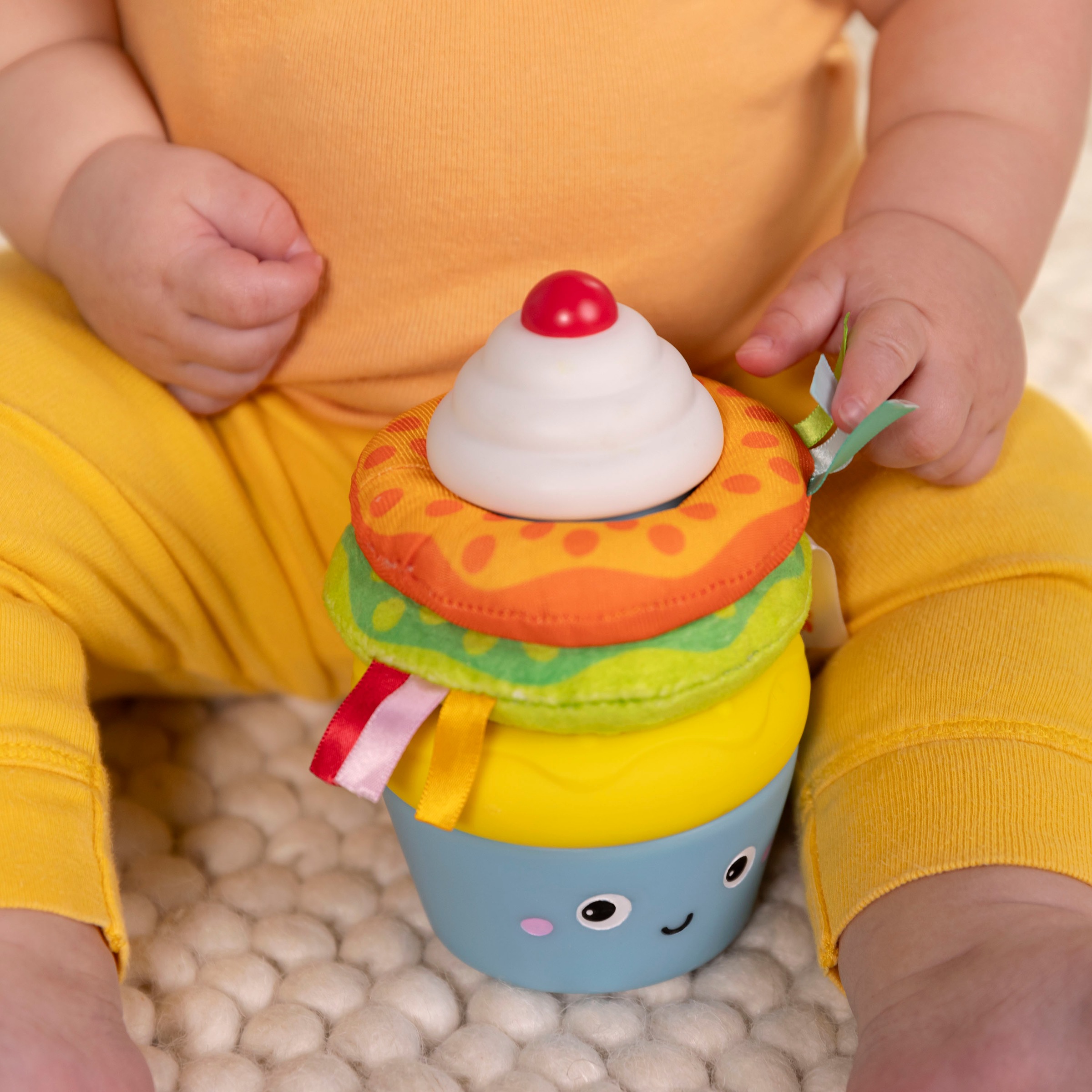 Bright Starts Stapelspielzeug »Cupcake Tower Stacking Toy with Teether«