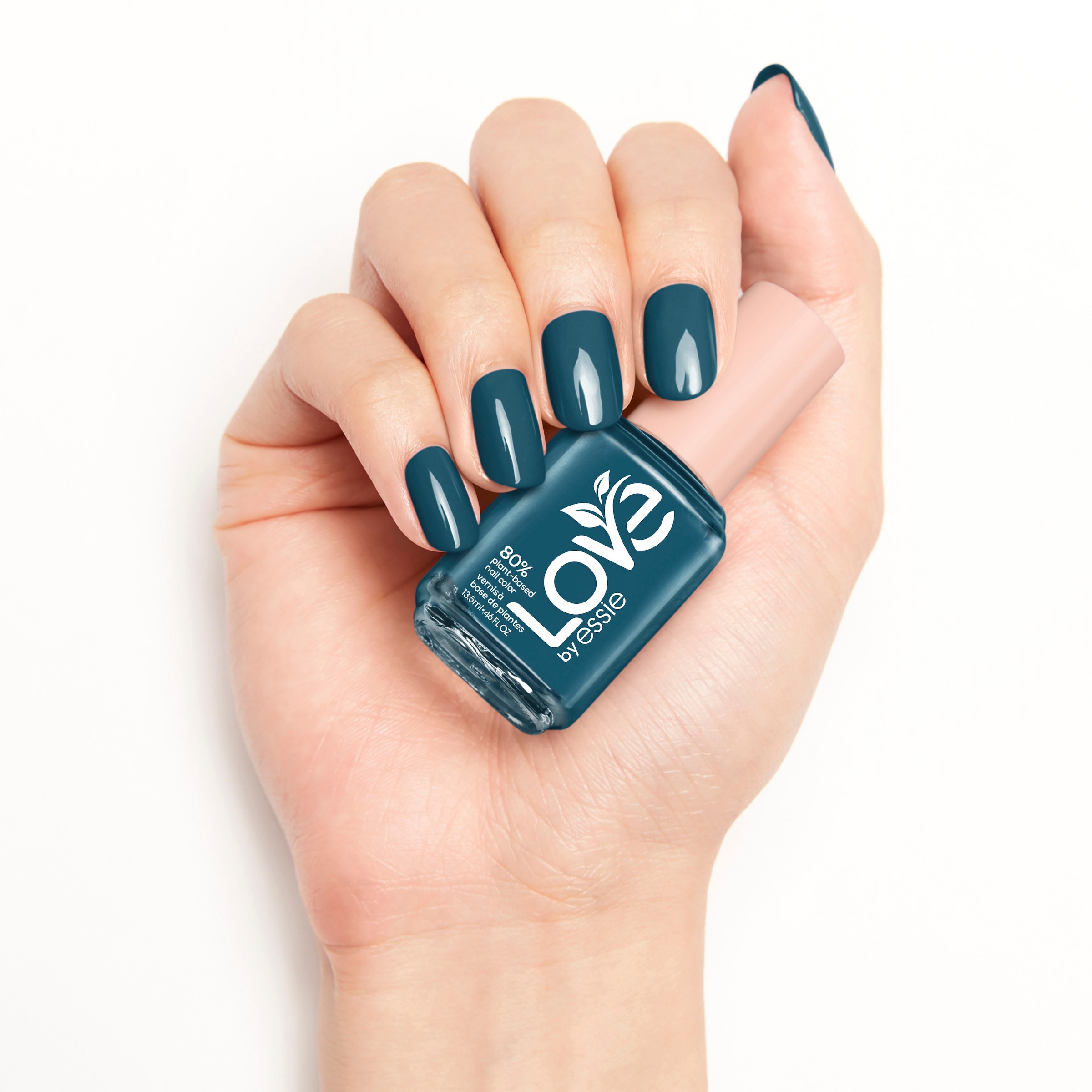 essie Nagellack »LOVE« mit einem cremigen Finish