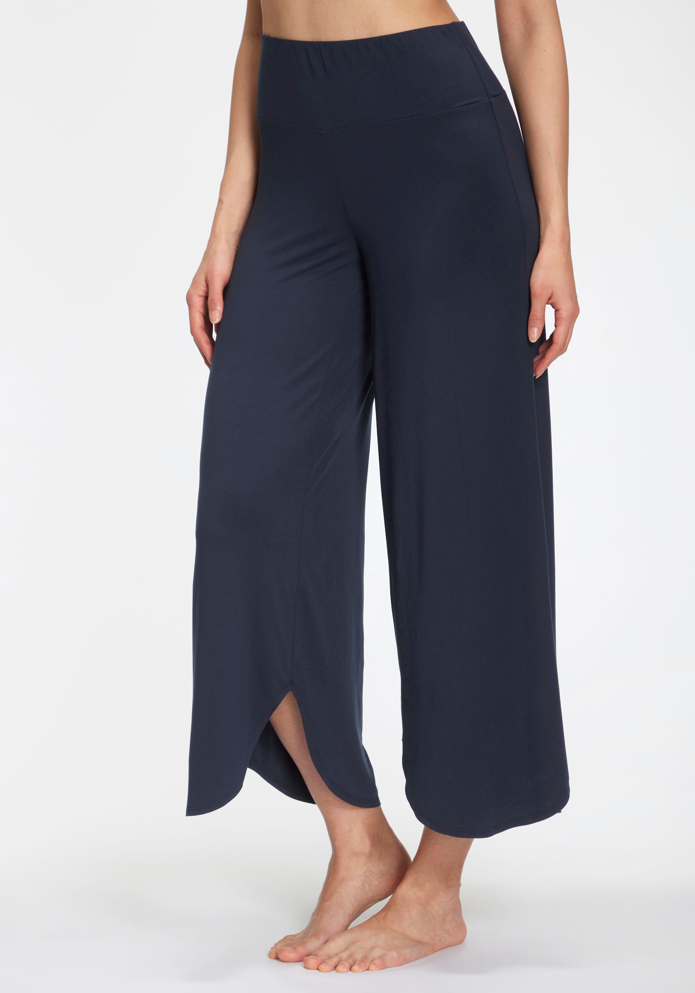 LASCANA Culotte  mit gerundetem Beinsaum in weich fließender Qualität