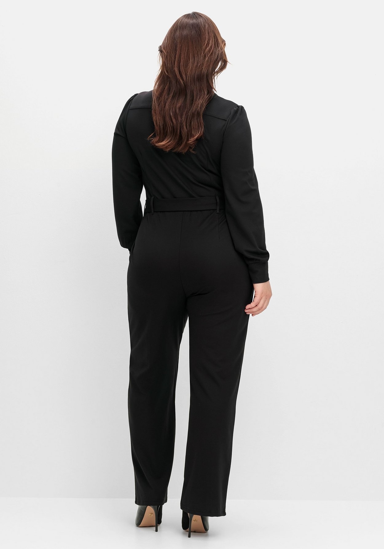 Sheego Jumpsuit »Jumpsuit mit Bindegürtel und Reißverschluss vorn«, (mit Gürtel), mit Bindegürtel und Reißverschluss vorn