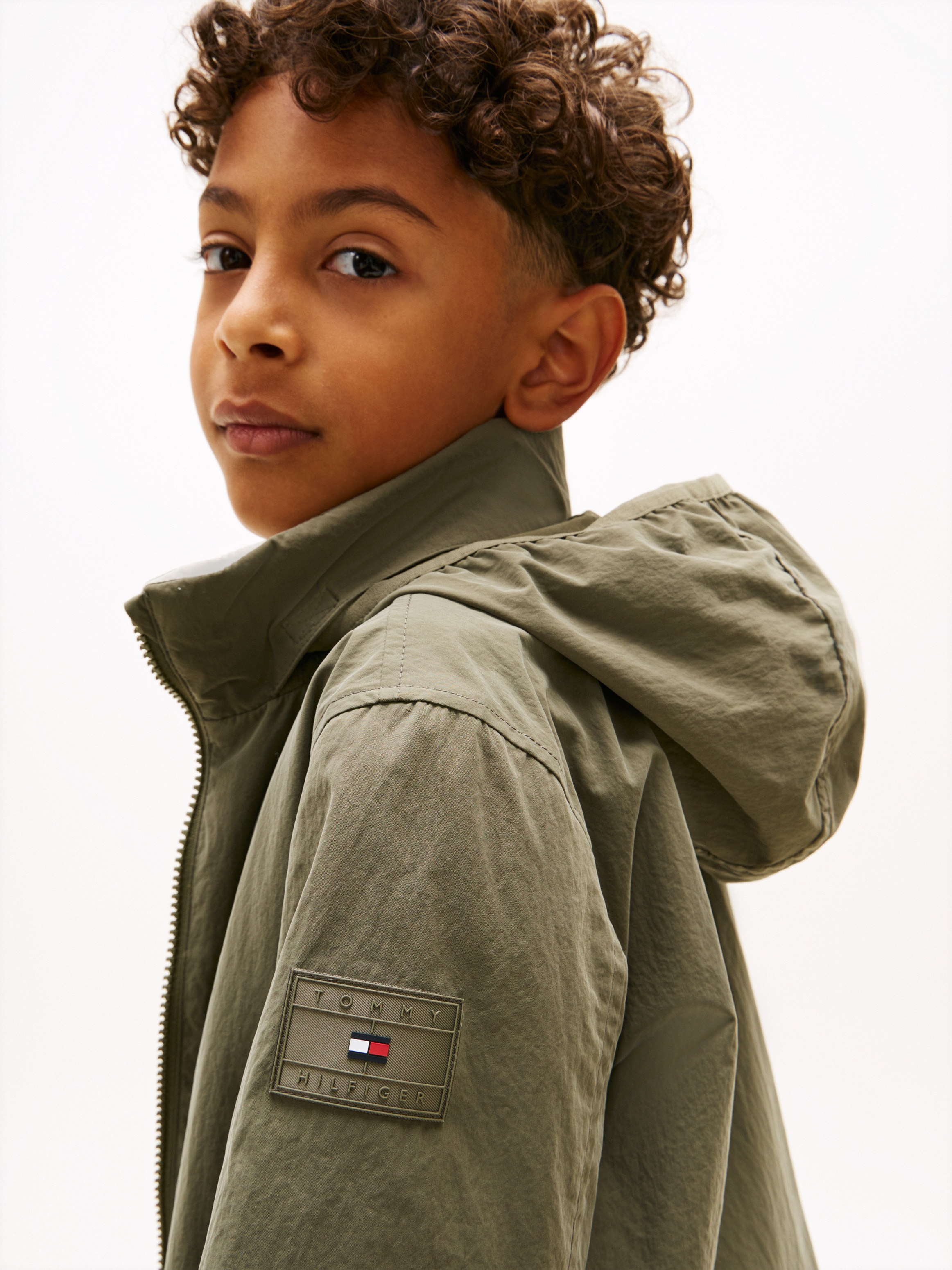 Tommy Hilfiger Outdoorjacke »ESSENTIAL JACKET« mit Kapuze Kinder bis 16 Jahre, regular fit, mit Kapuze