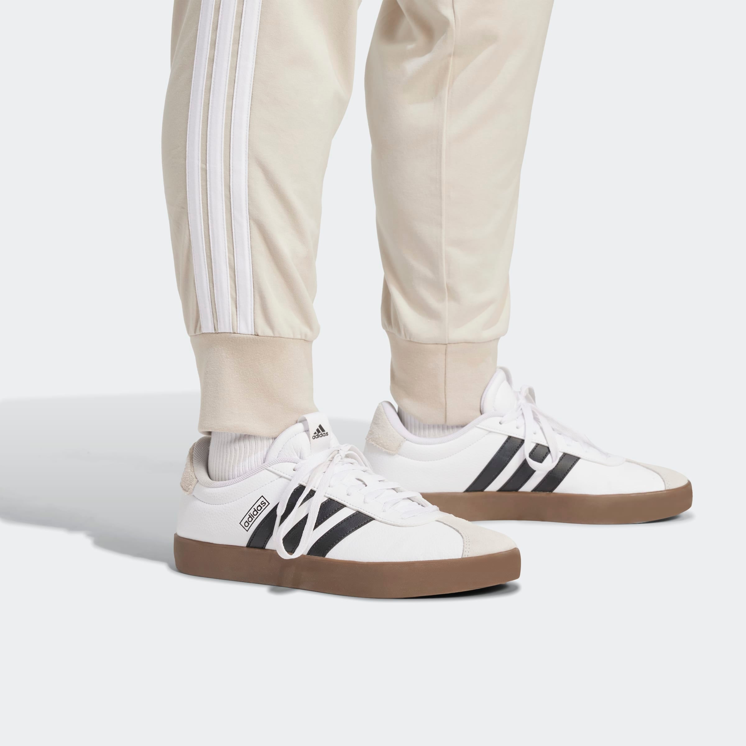 adidas Sportswear Sporthose »ESSENTIALS 3-STREIFEN JOGGER- (GROSSE GRÖSSEN)«