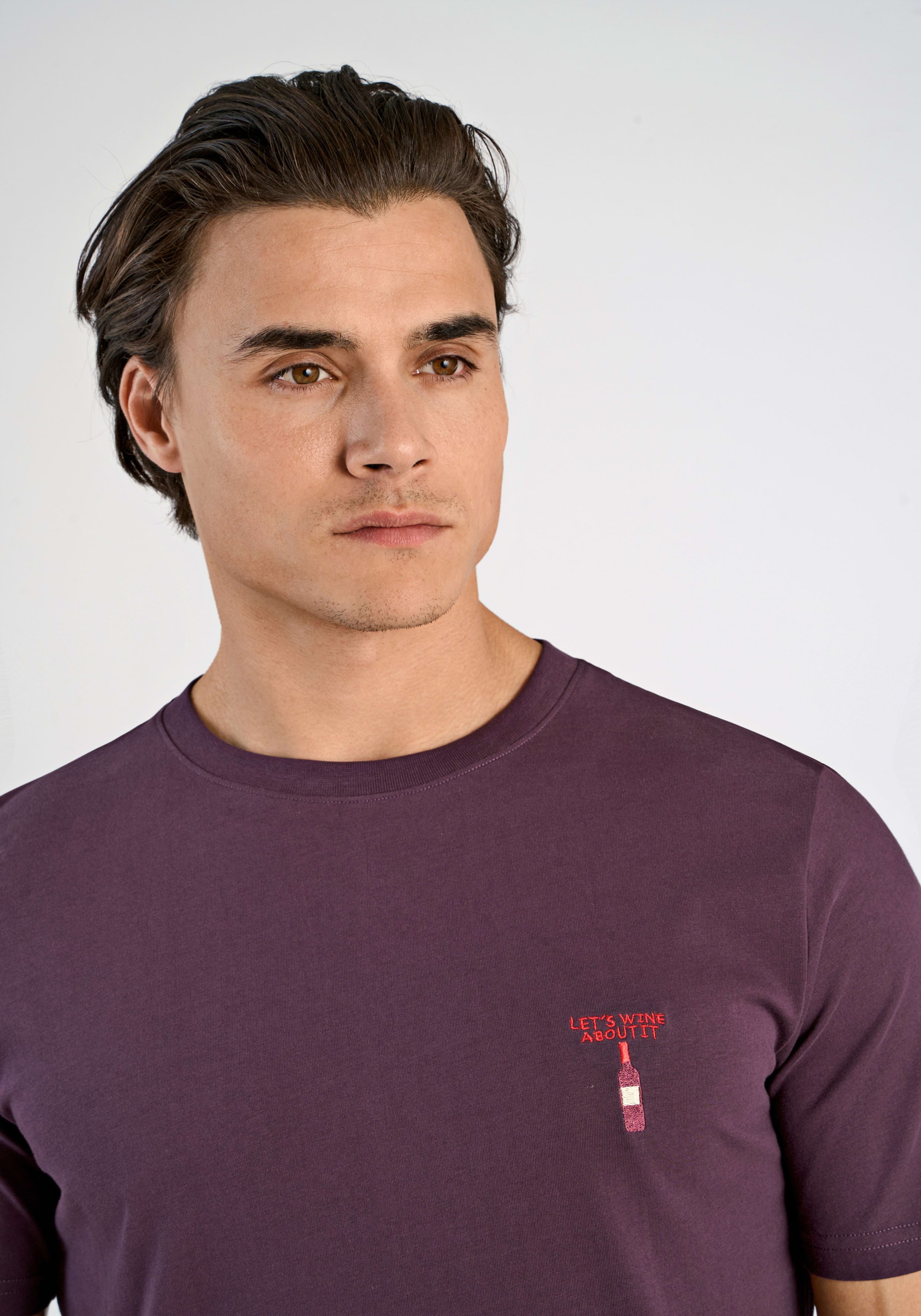 LINDBERGH T-Shirt , mit Statement-Stickerei auf der Brust
