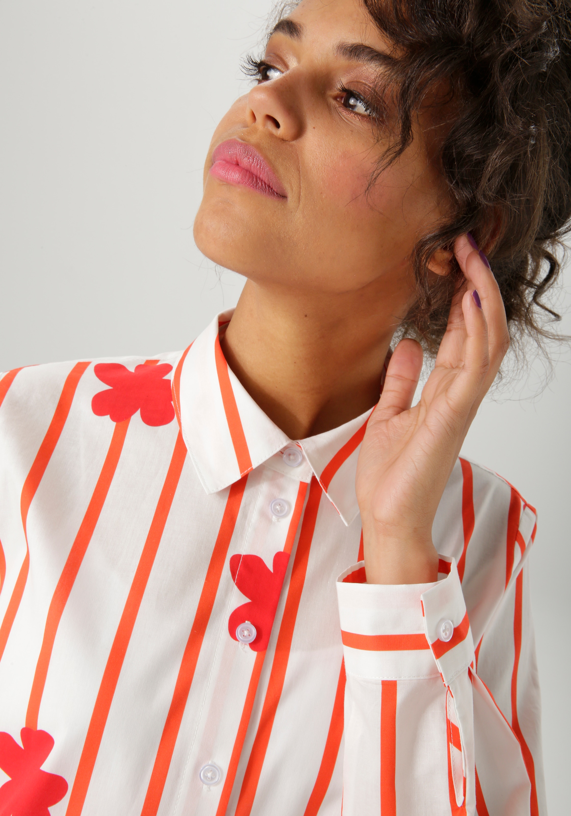 Aniston CASUAL Hemdbluse mit Streifen und Blüten verziert - NEUE KOLLEKTION