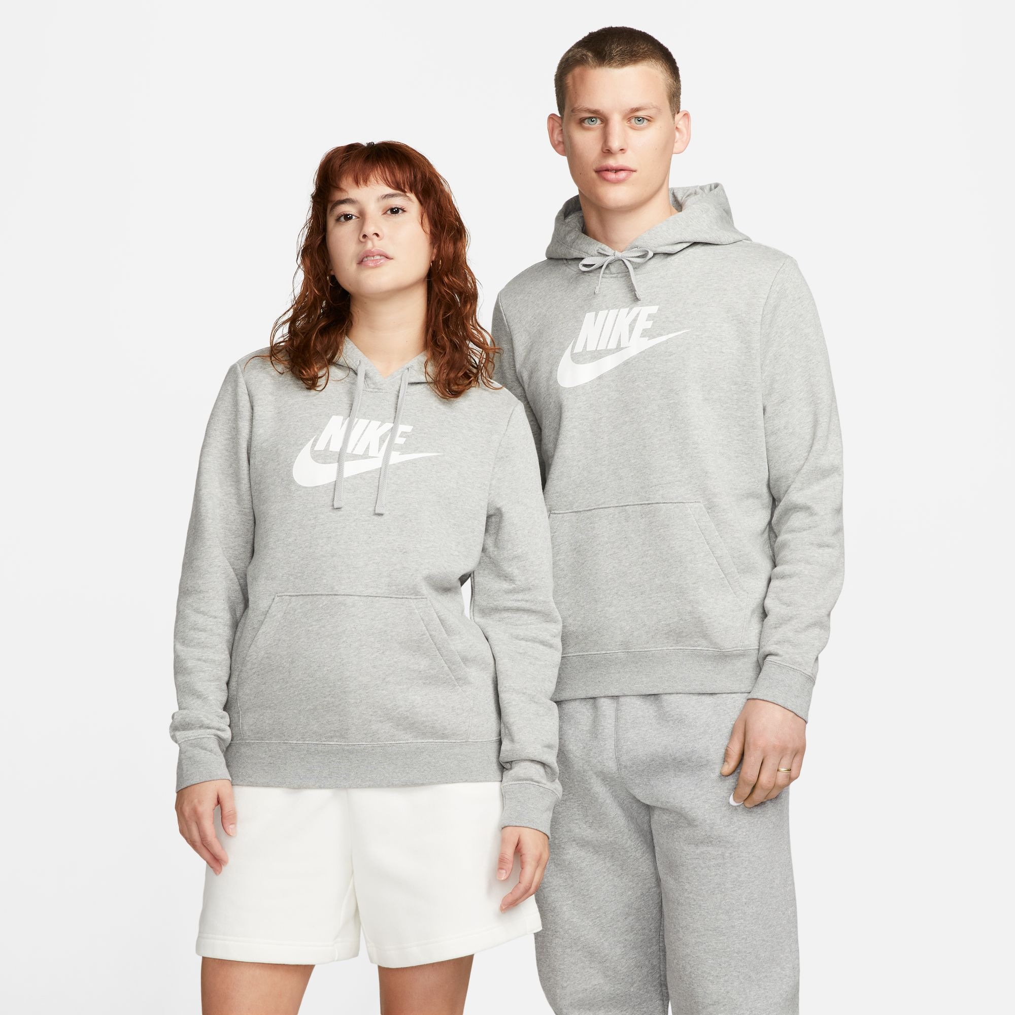 Nike Sportswear Kapuzensweatshirt »Club Fleece Women's Logo Pullover Hoodie«, Damen Kapuzenpullover aus weichem Fleece Material