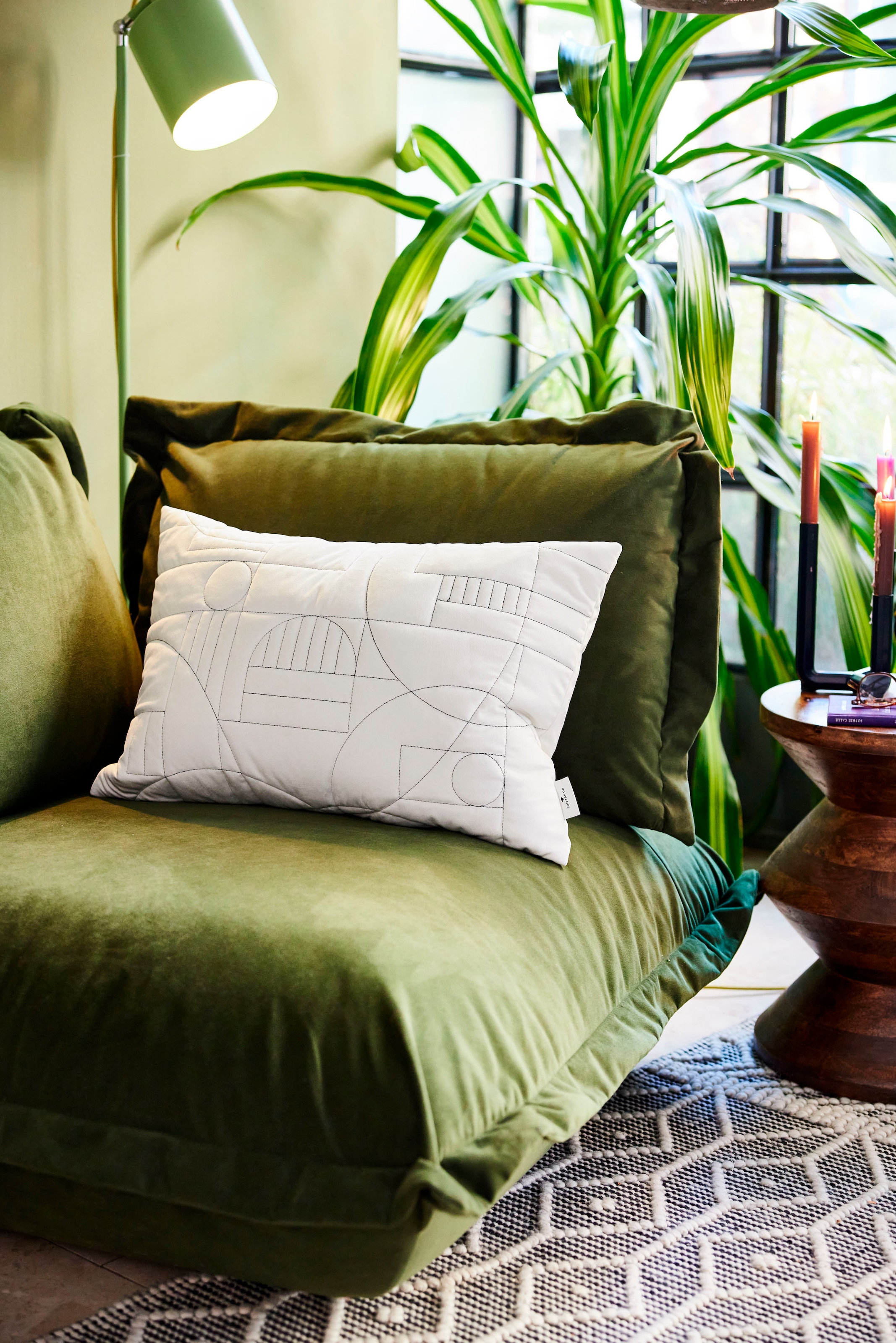 TOM TAILOR HOME Dekokissen »Stitched Artdeco«, aus kuschelweicher Samtnachbildung, Kissenhülle ohne Füllung, 1 Stück