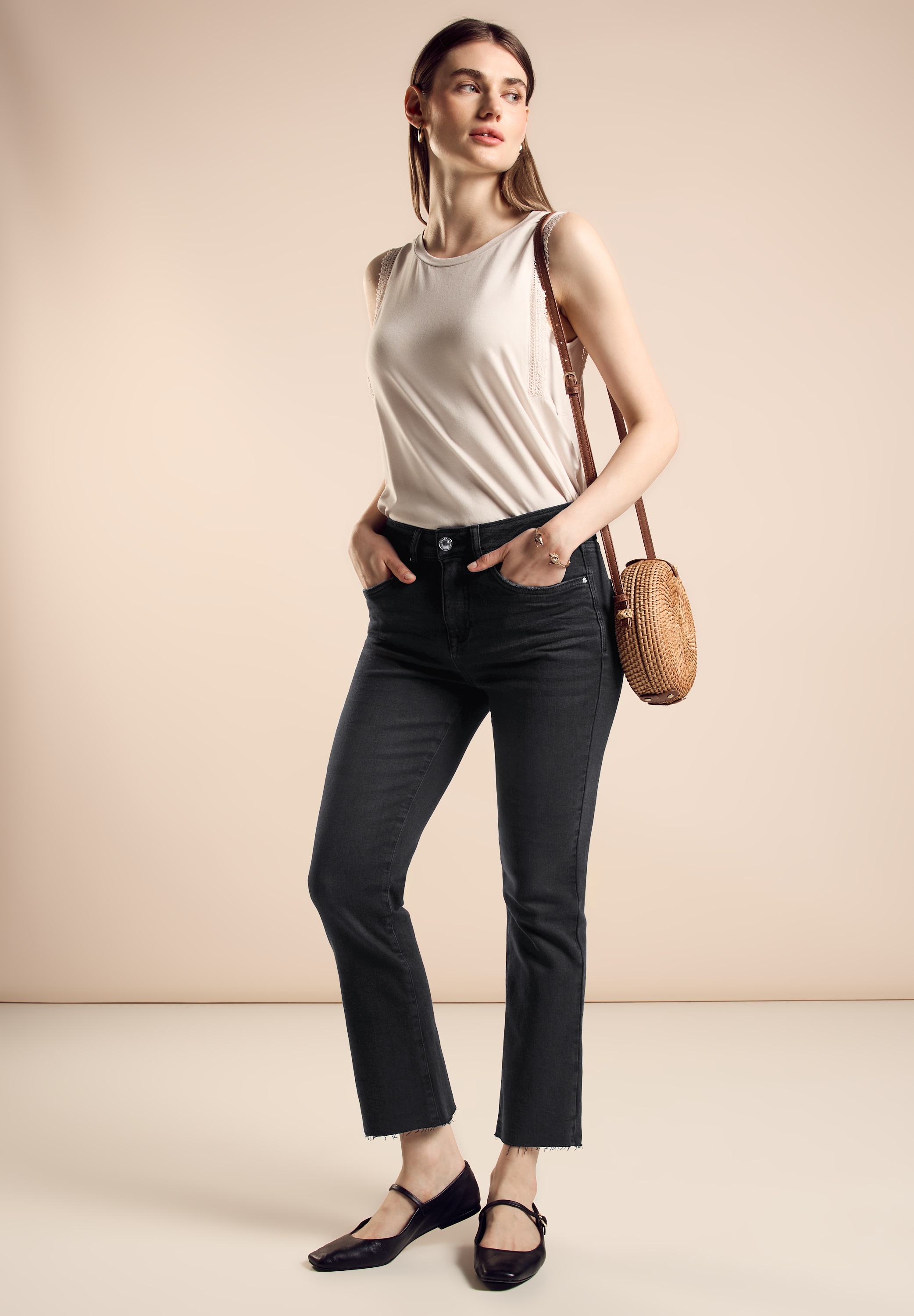 STREET ONE 5-Pocket-Jeans »Denim-Kick Flared«, slim fit mit Stretch