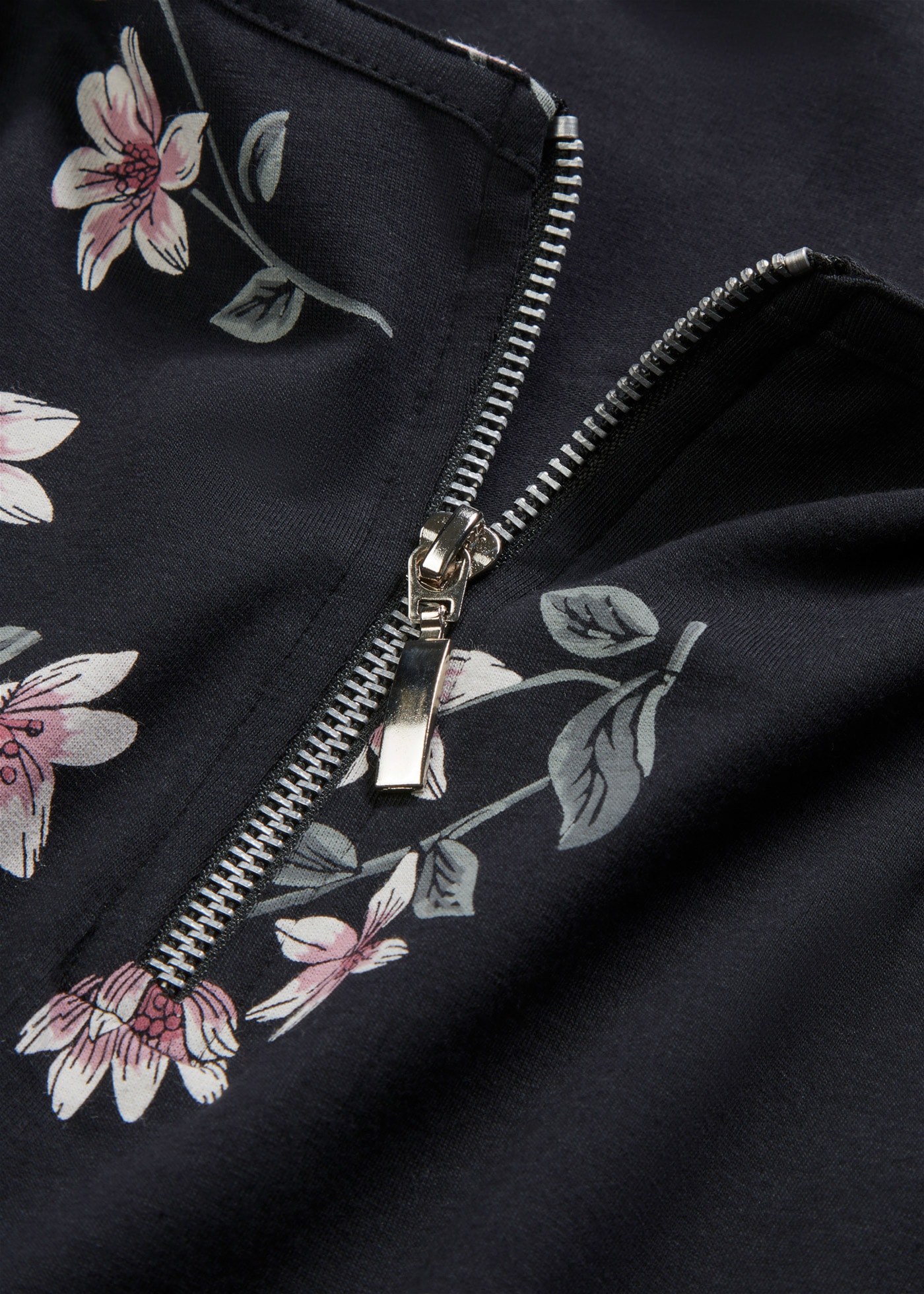 bonprix Blusenshirt Oversize Passform, Kurzarm-Design, mit kurzem Reißverschluss